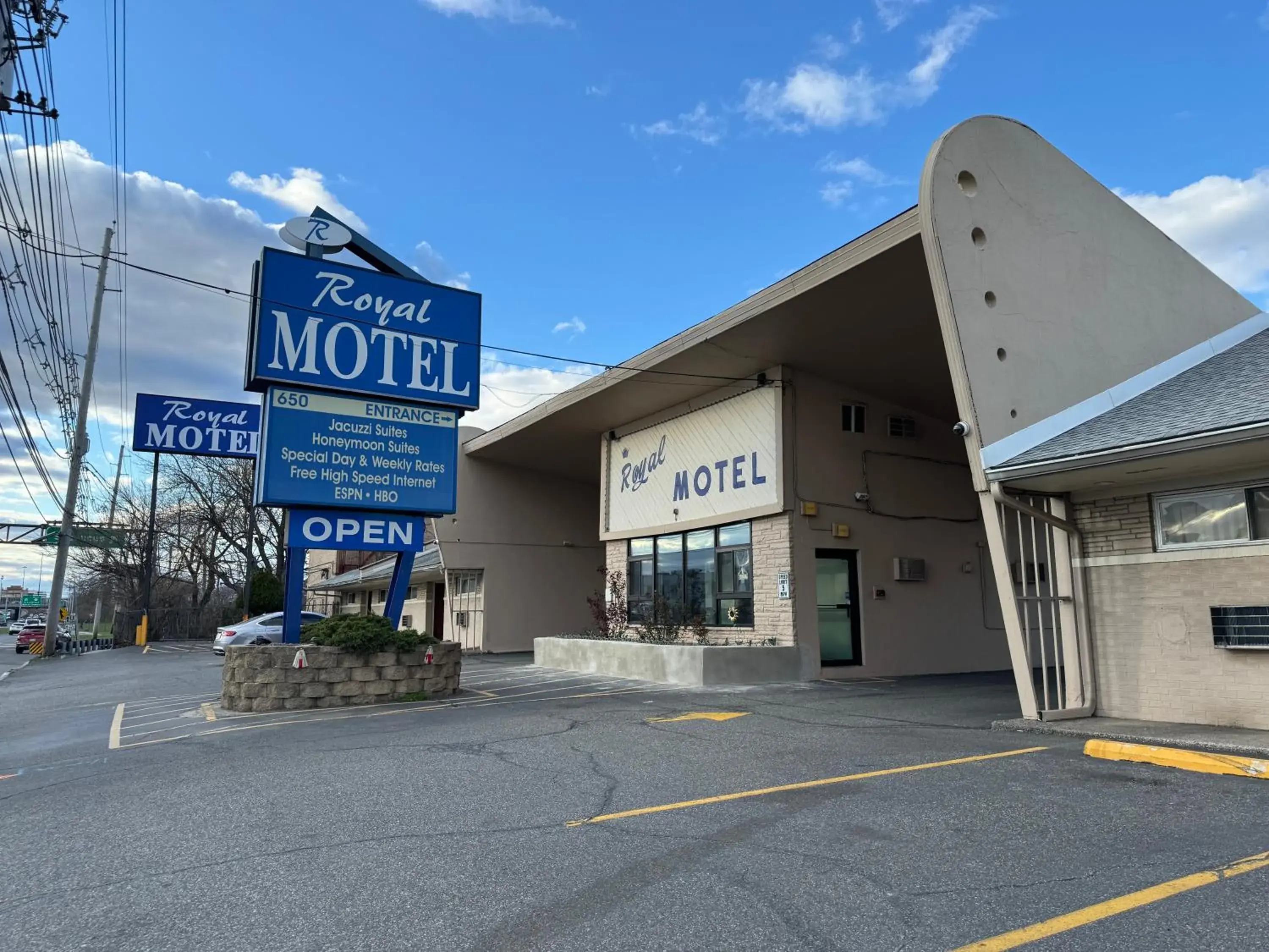 Royal Motel Royal Motel