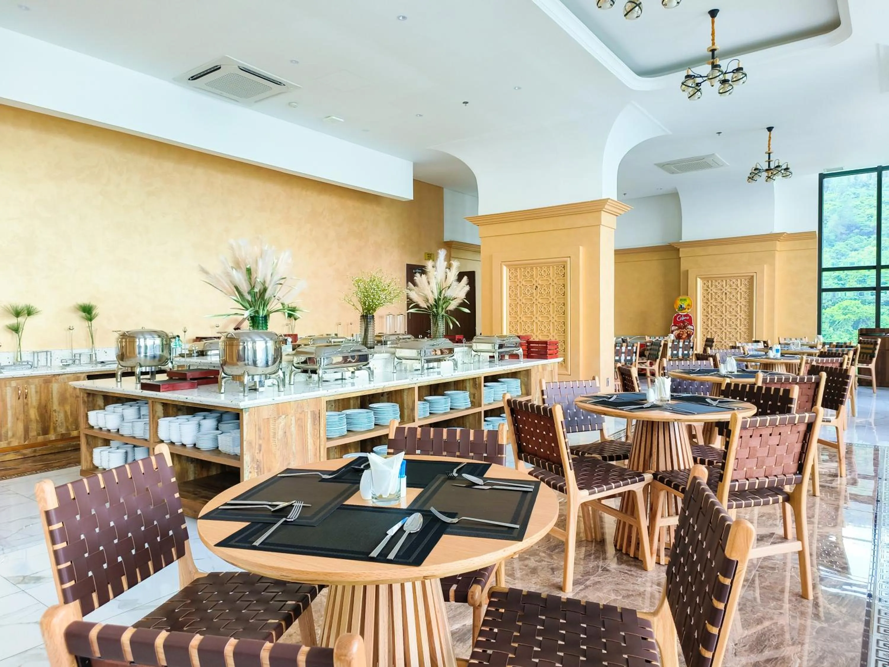 Restaurant/places to eat in OYSTER BAY HOTEL VUNG TAU