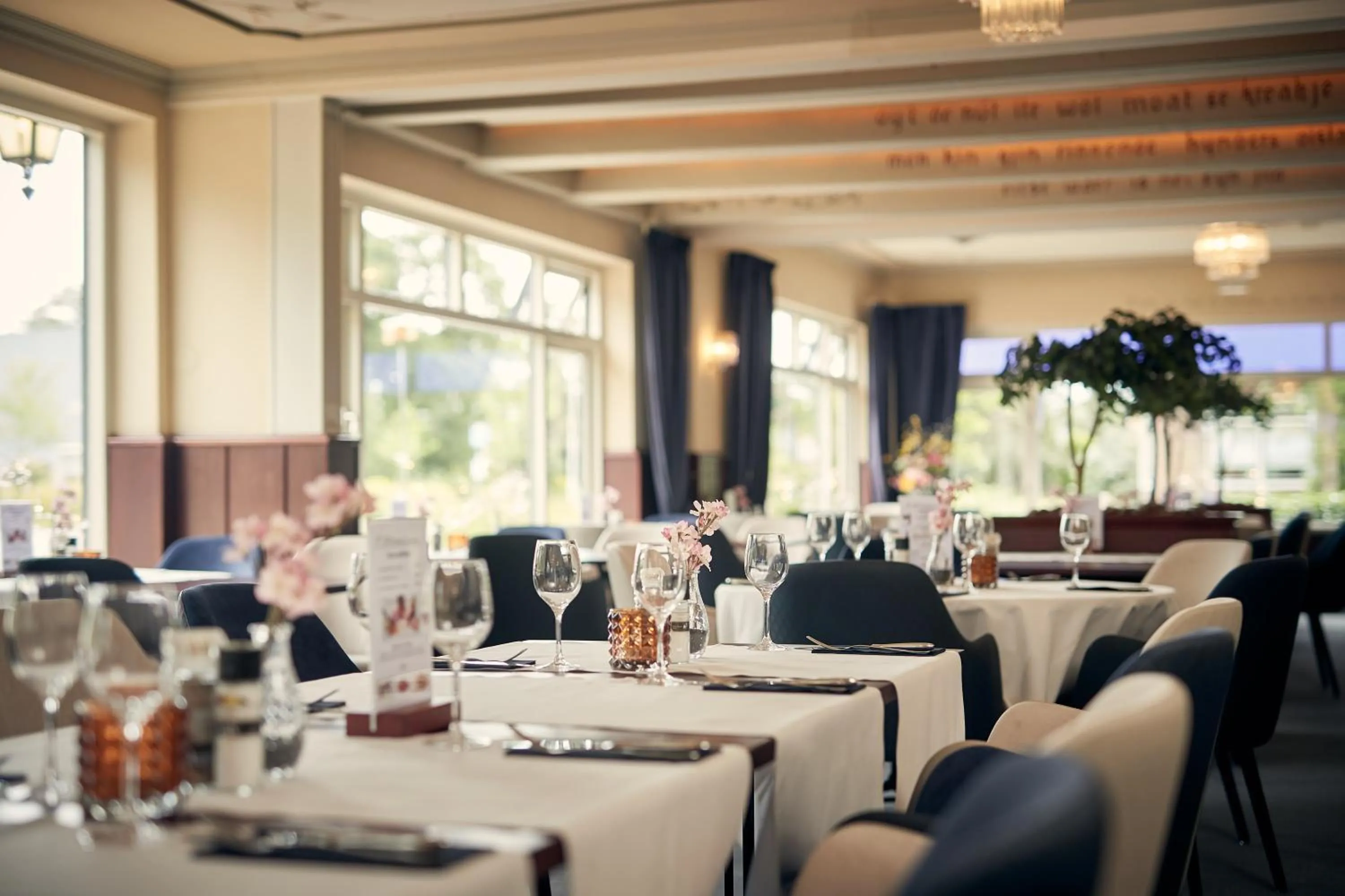 Restaurant/places to eat in Van der Valk Hotel Hardegarijp - Leeuwarden