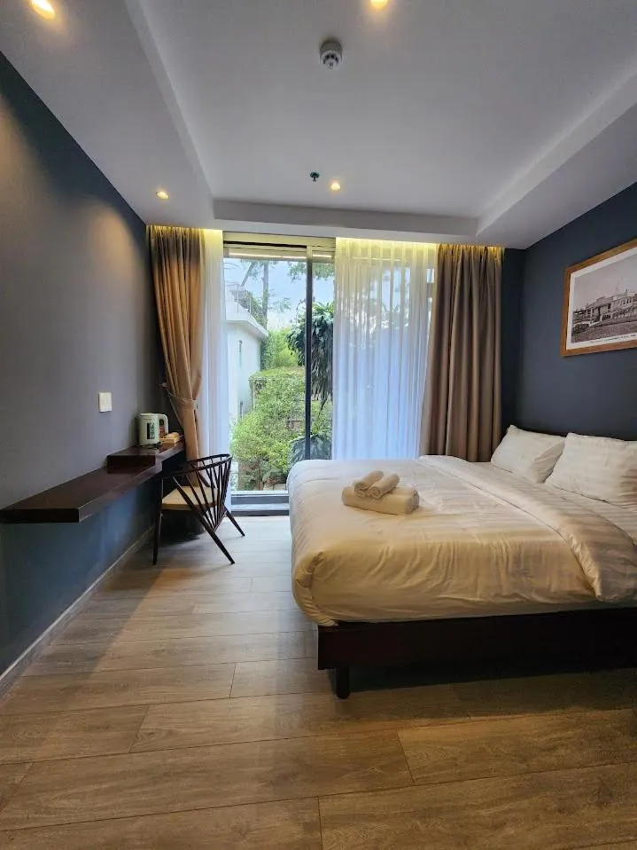Day, Bed in LHASA HOTEL - Central hotel in Dalat
