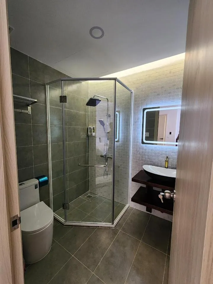 Shower in LHASA HOTEL - Central hotel in Dalat