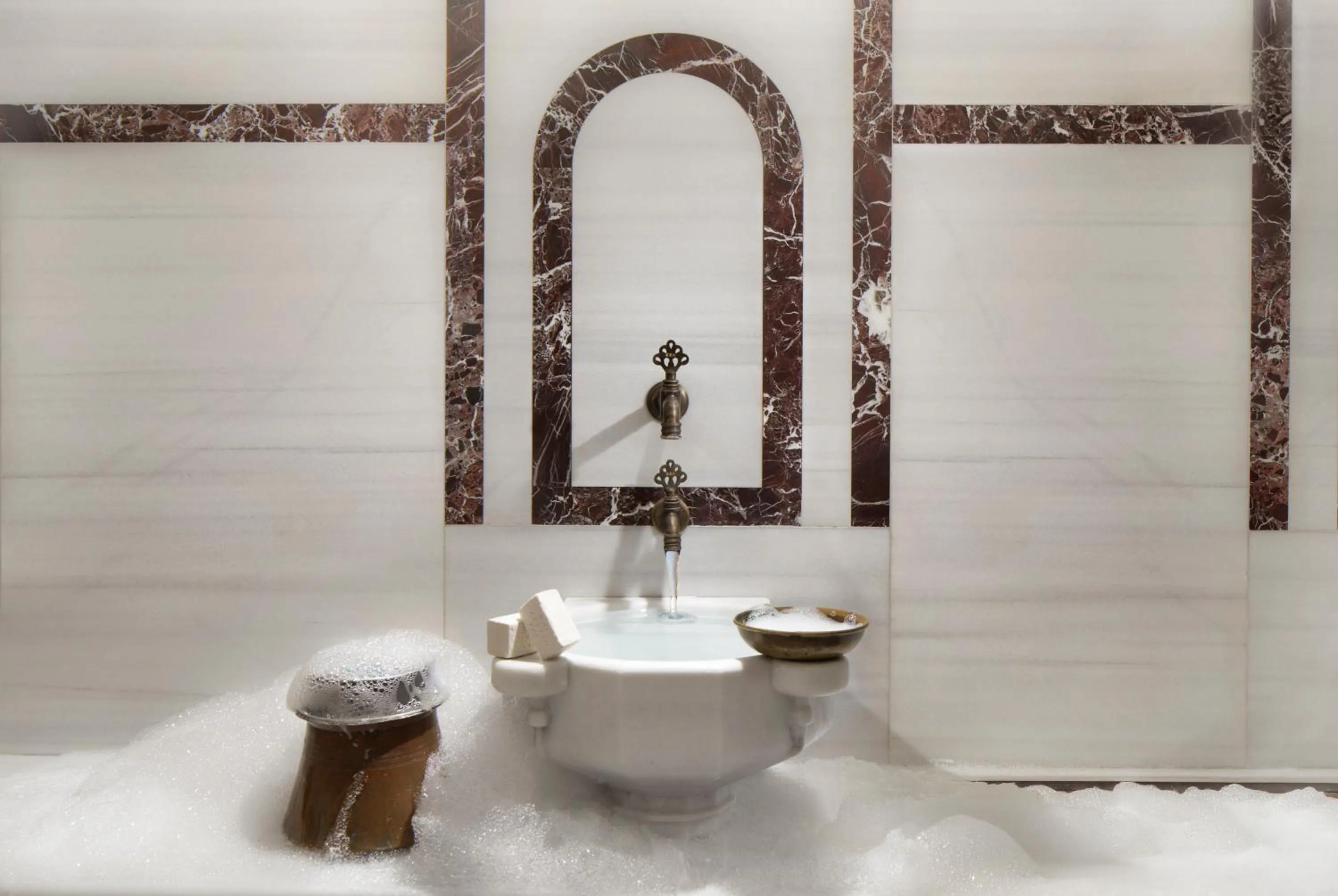 Steam room in Hammamhane Hotel