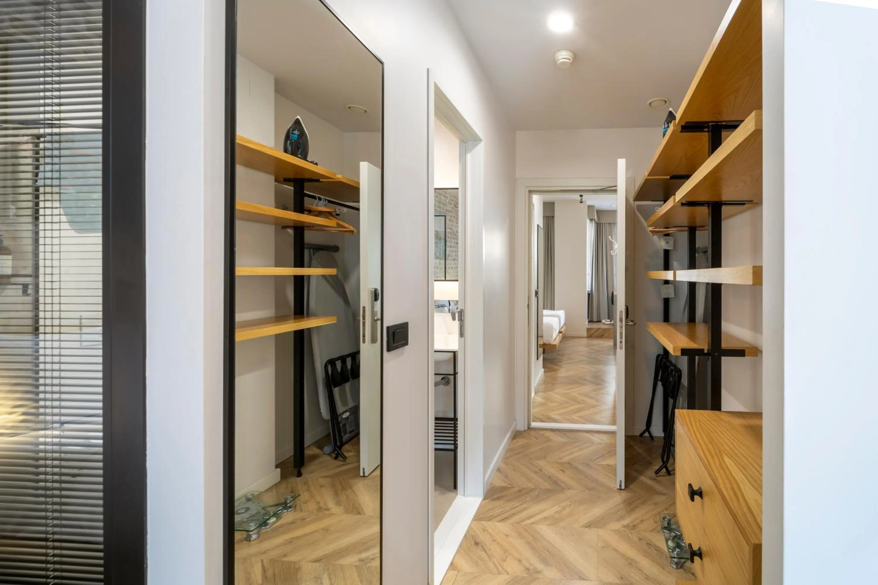 wardrobe in Hammamhane Hotel