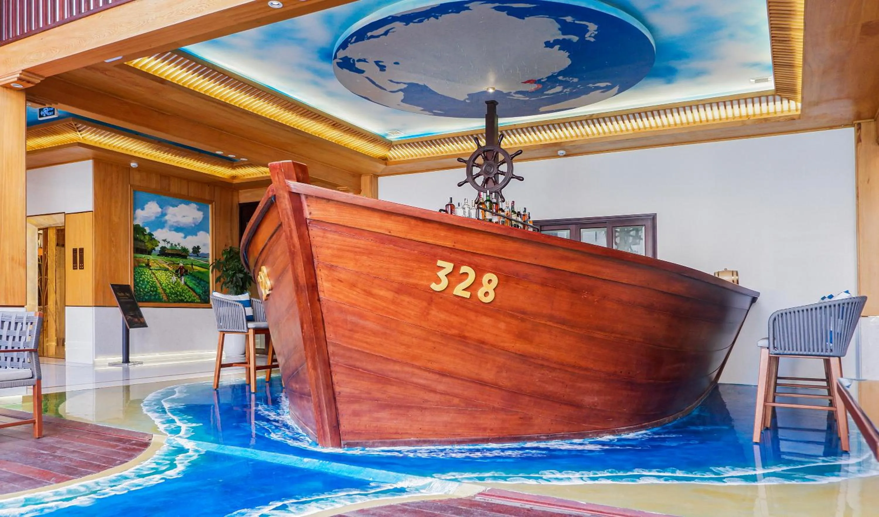 Communal lounge/ TV room in Wafaifo Resort Hoi An