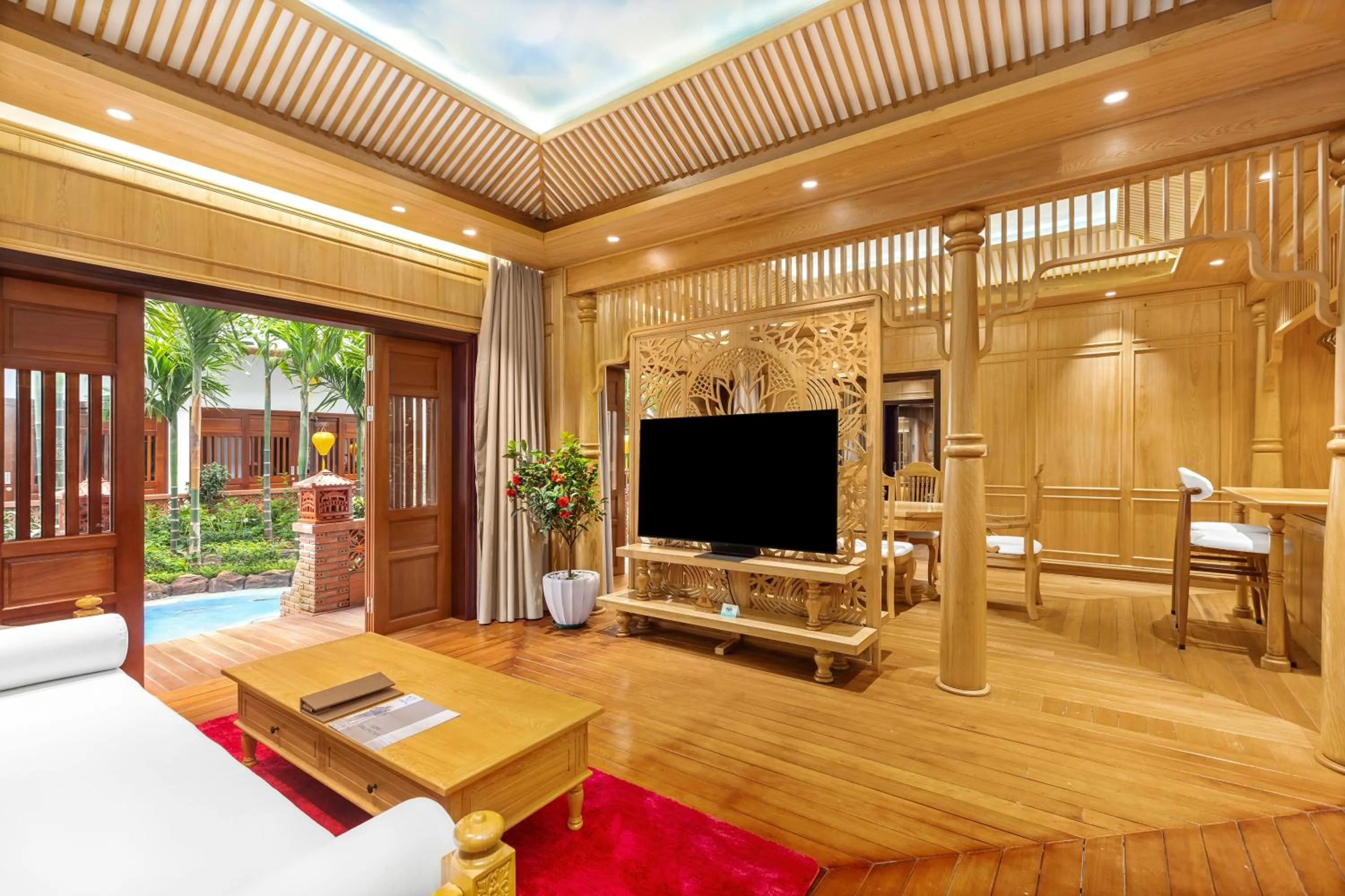 Communal lounge/ TV room in Wafaifo Resort Hoi An