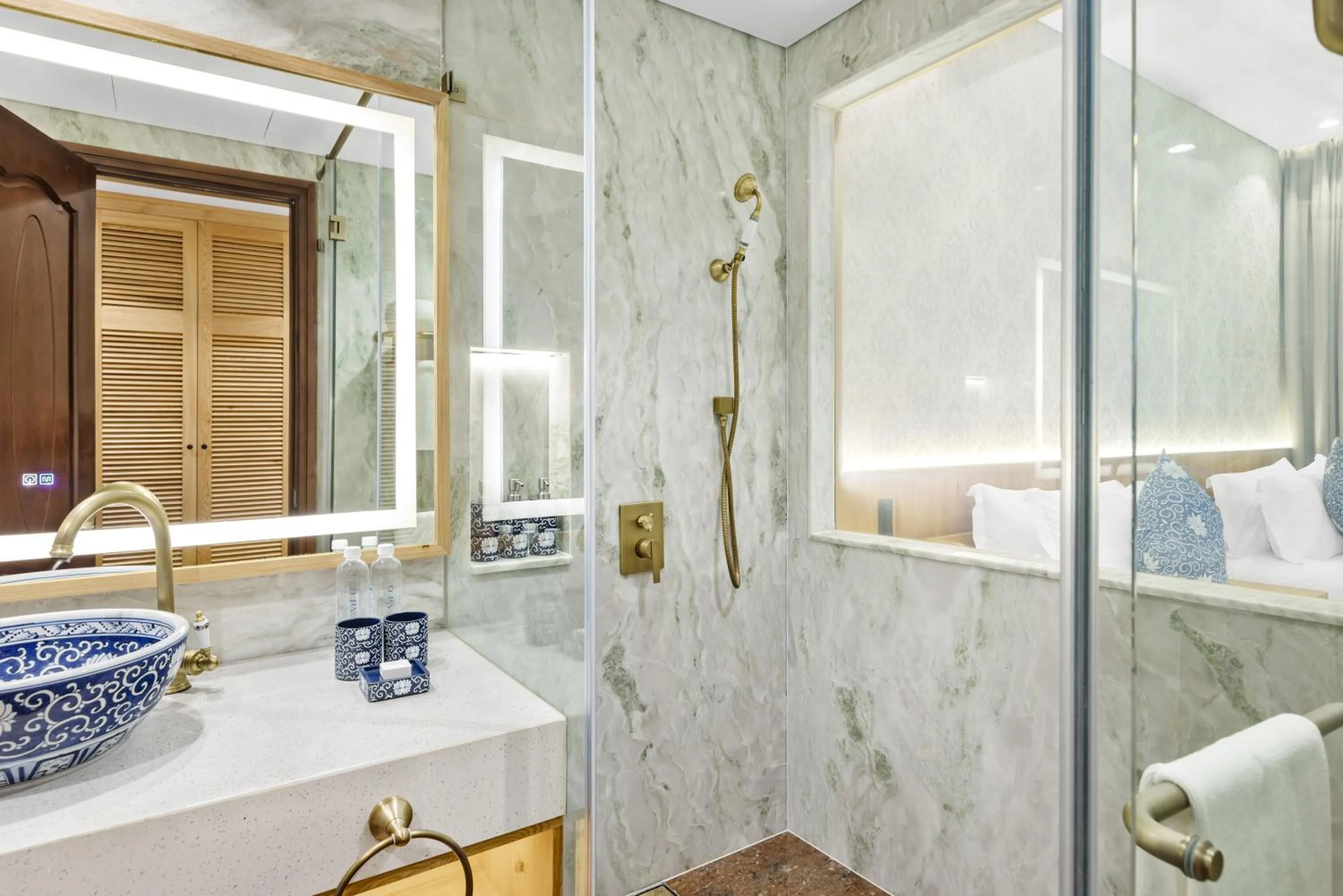 Shower in Wafaifo Resort Hoi An