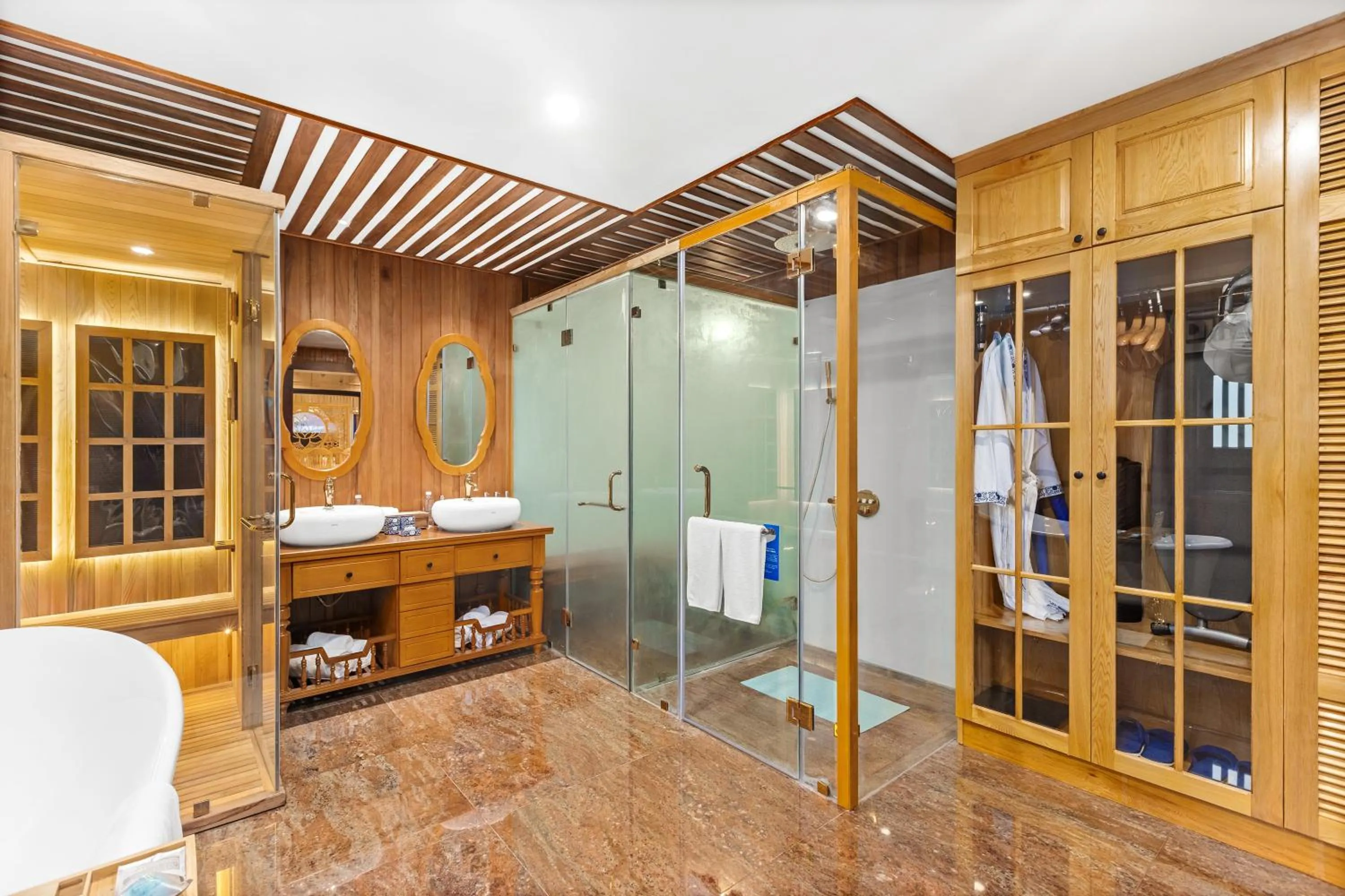 Shower in Wafaifo Resort Hoi An