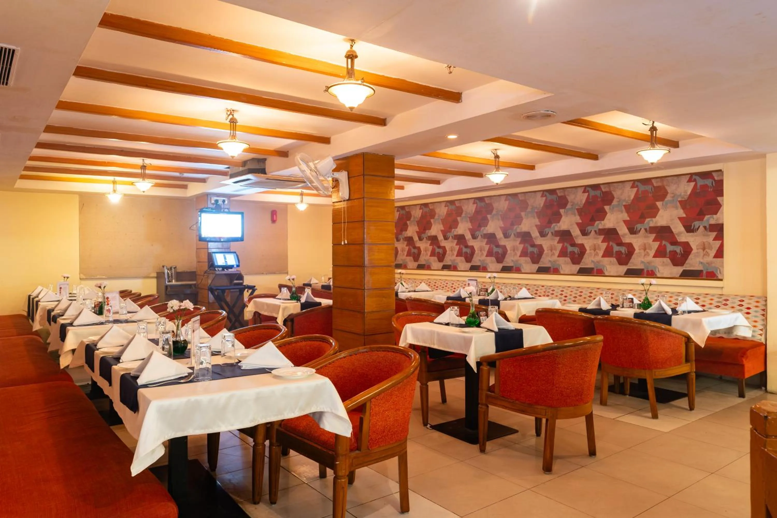 Restaurant/places to eat in Pincode Hotels by Yatri Nivas