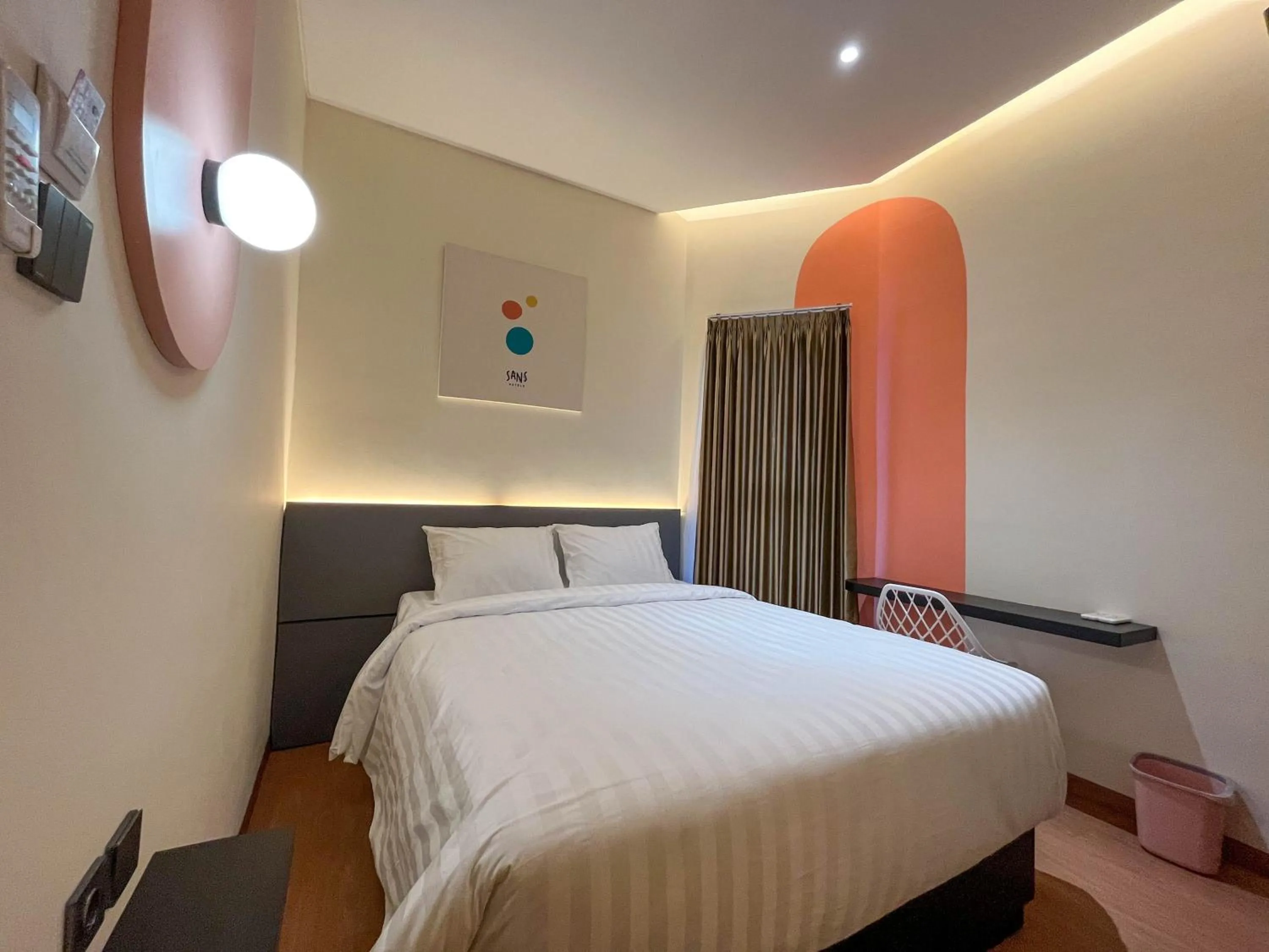 Bed in SANS Hotel Premiere Majapahit Semarang
