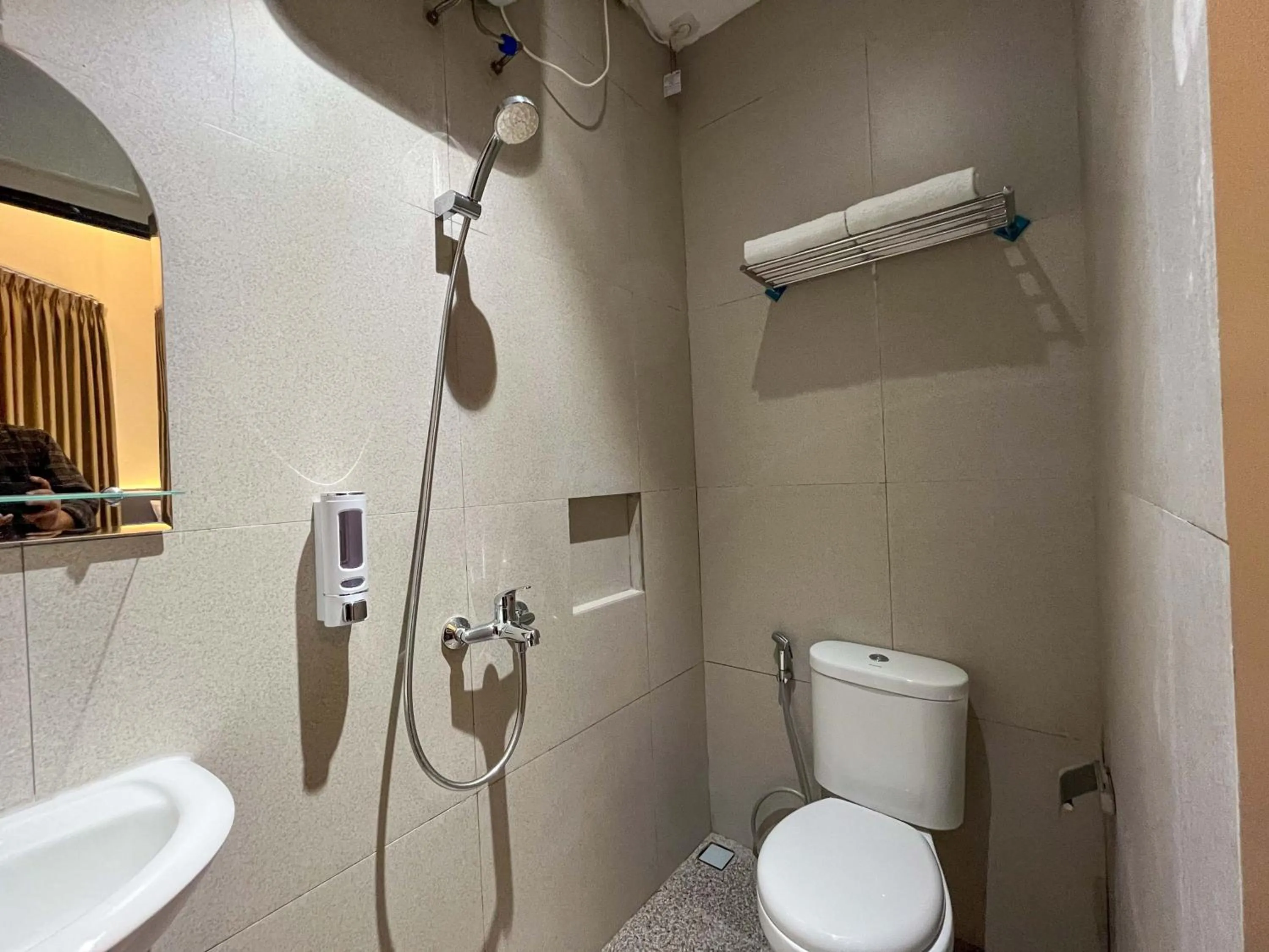 Bathroom in SANS Hotel Premiere Majapahit Semarang