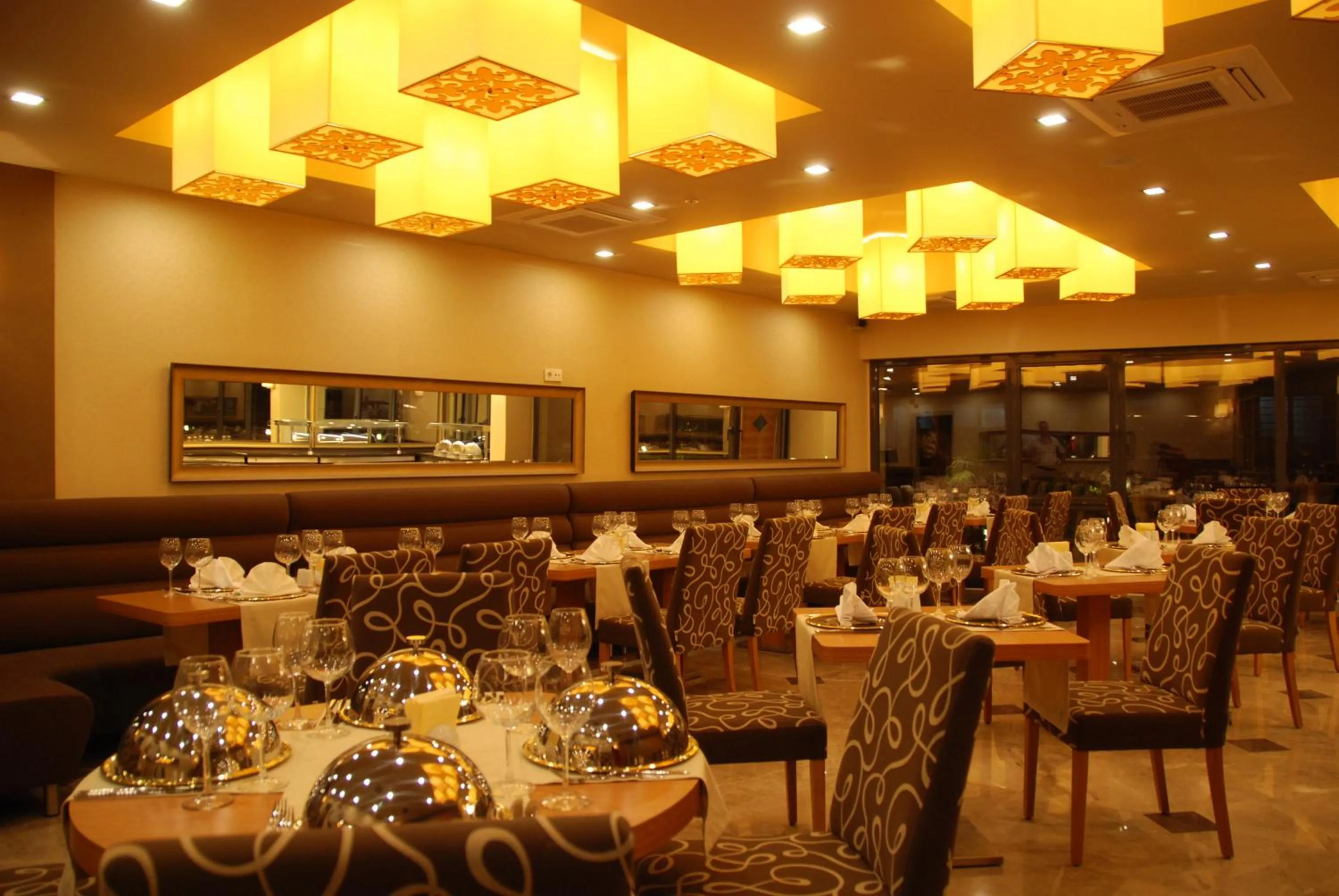 Restaurant/places to eat in Volley Hotel İzmir