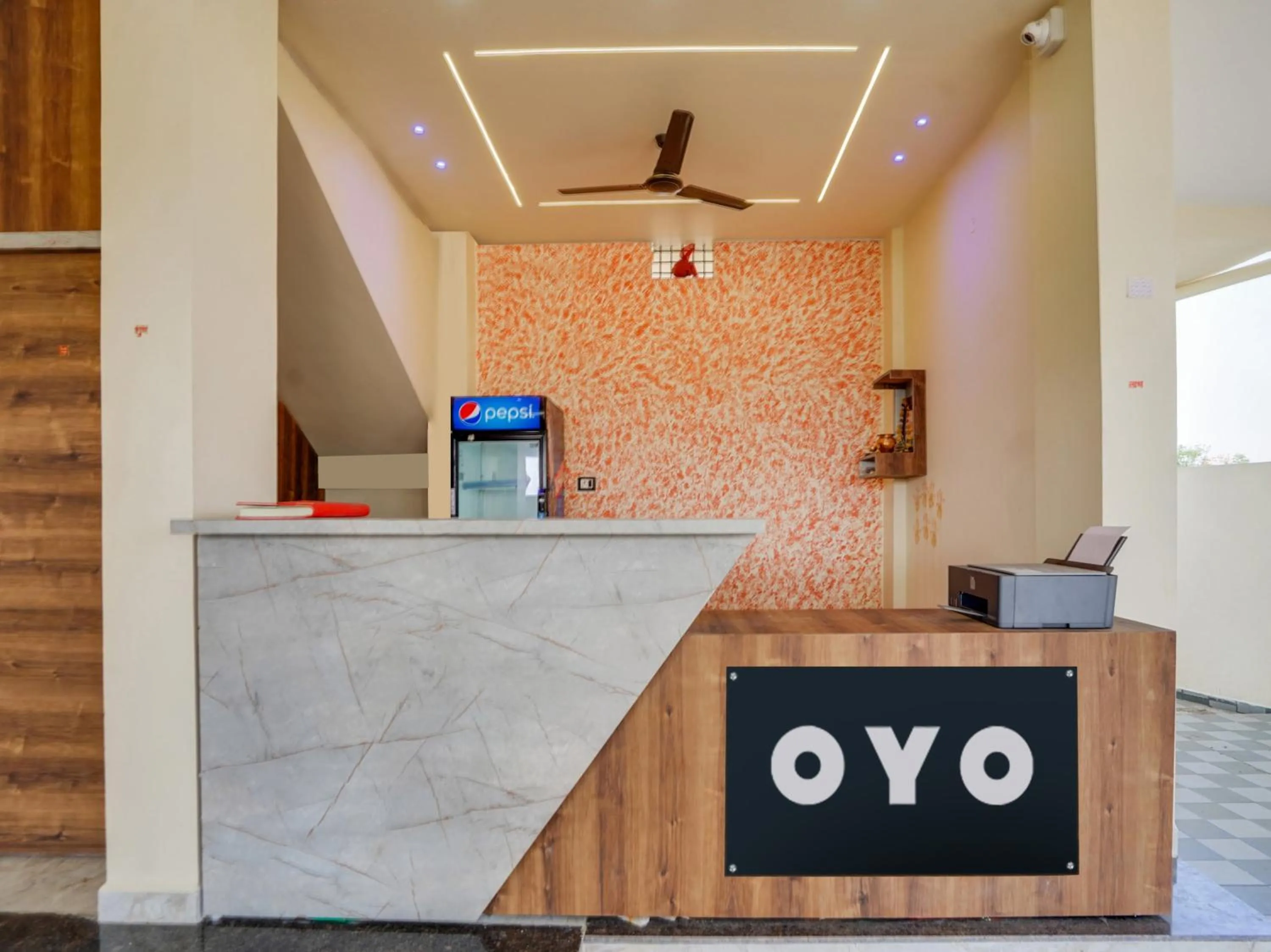 Lobby or reception in Hotel O RK