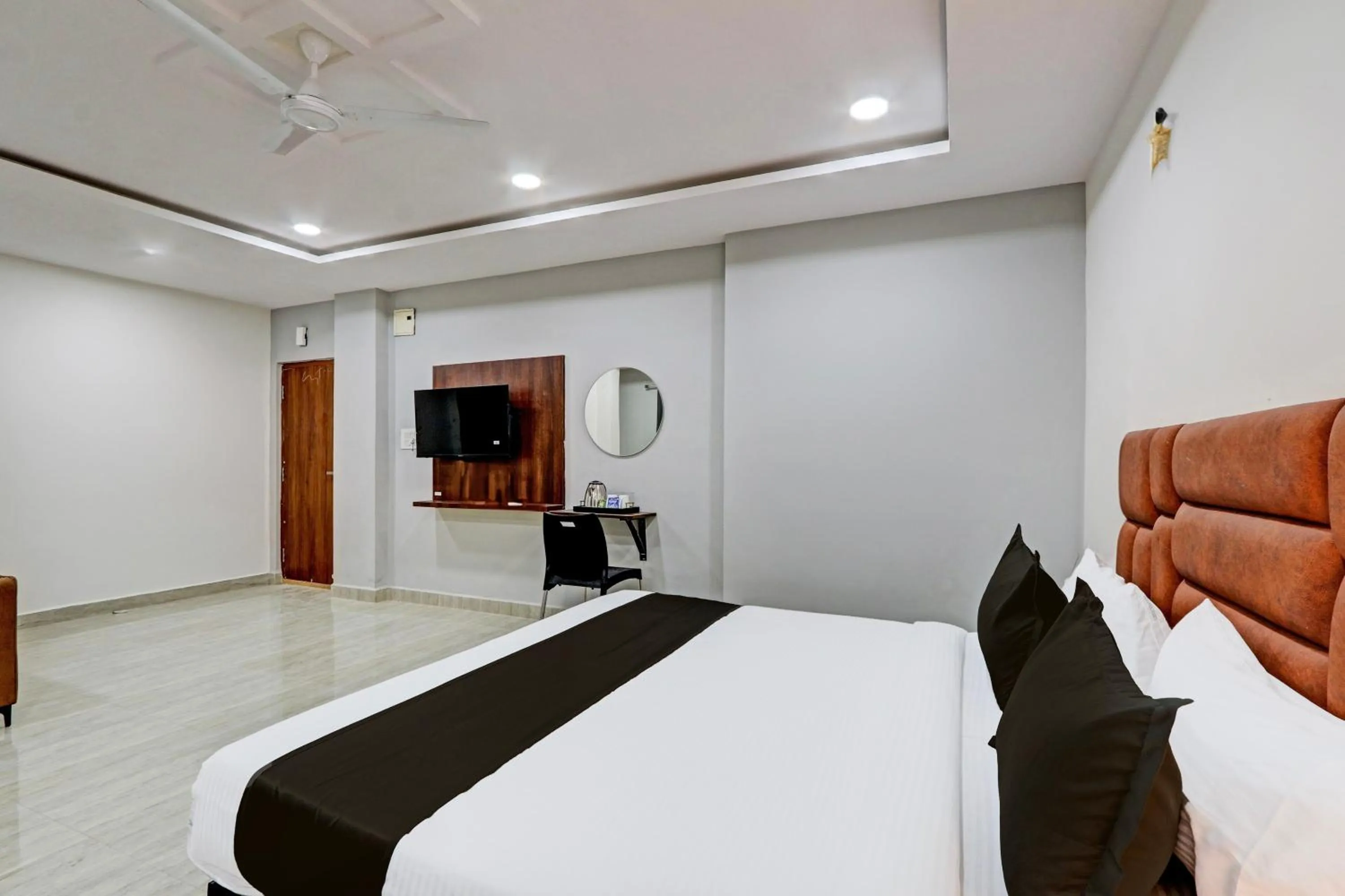 Bedroom, Bed in Hotel O Lavish Tranquil