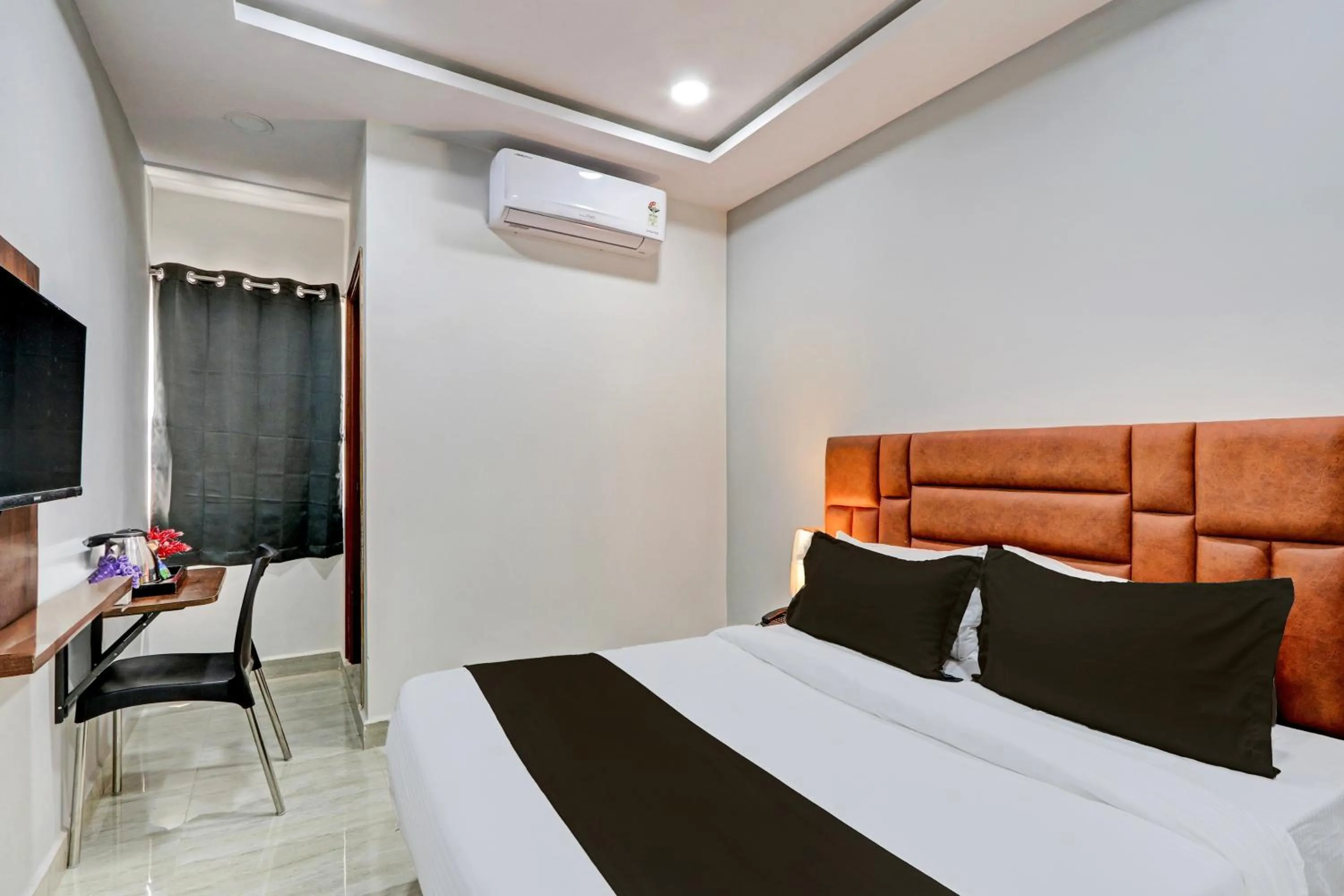 Lobby or reception, Bed in Hotel O Lavish Tranquil