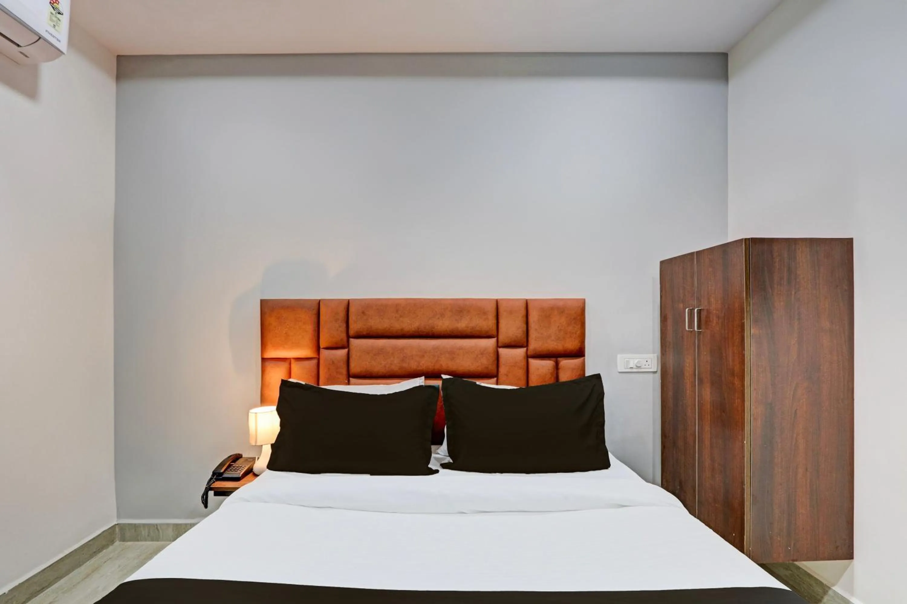 Bedroom, Bed in Hotel O Lavish Tranquil