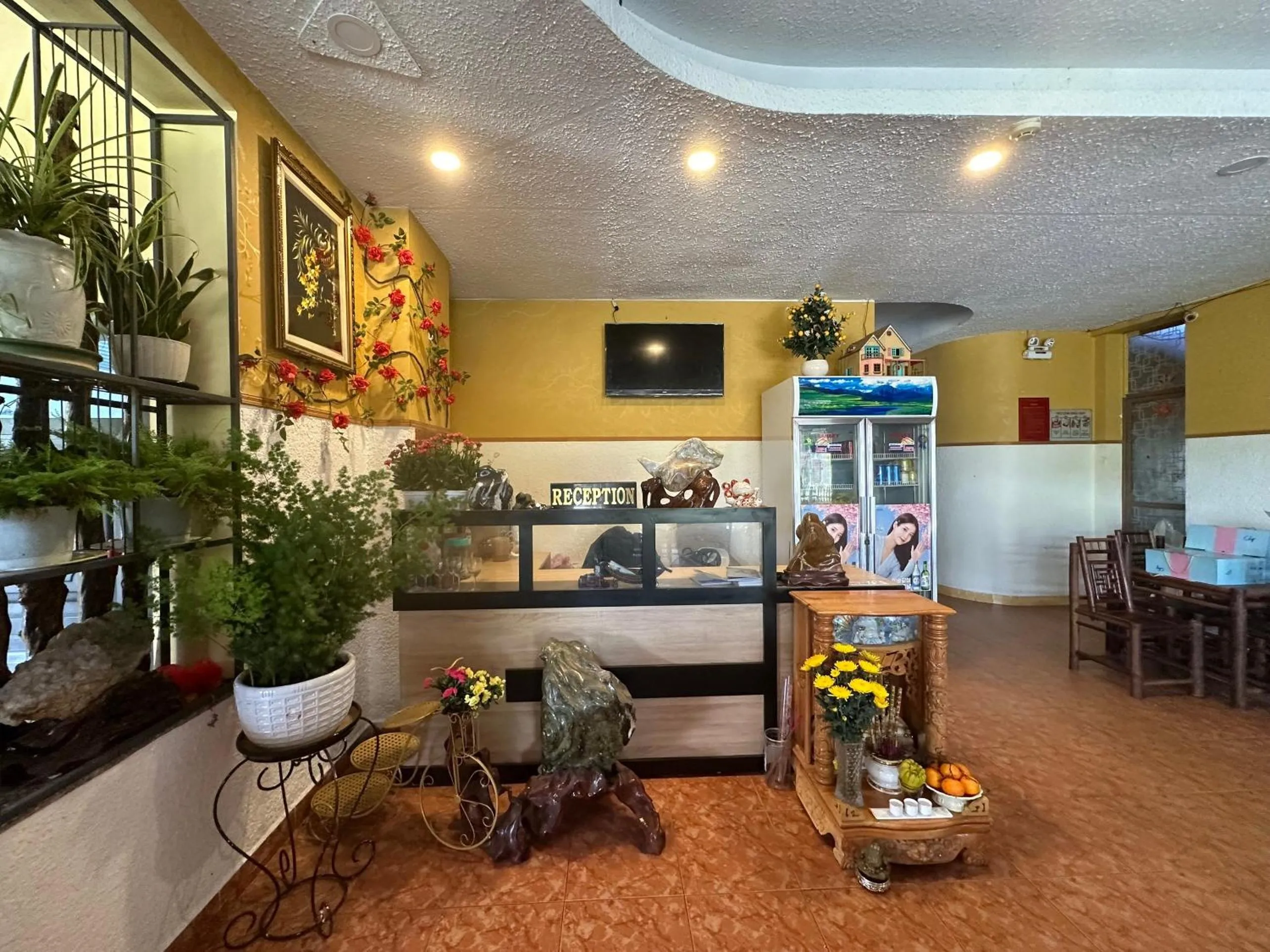 Facade/entrance in OYO 1232 Pòn Pon Hostel