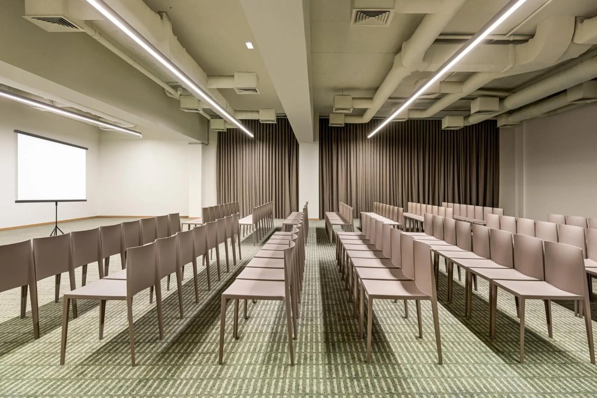Meeting/conference room in Holiday Inn Beja by IHG