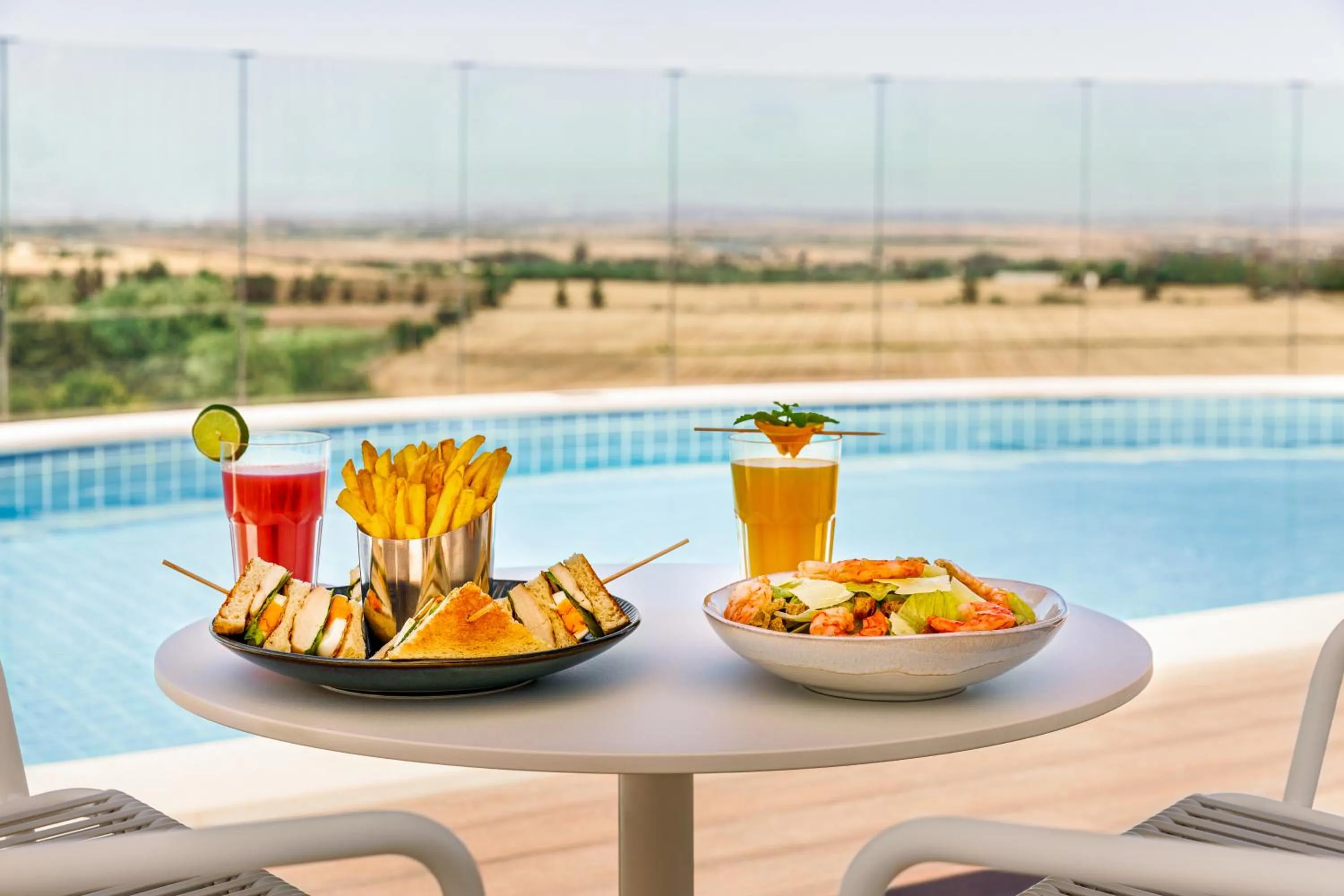 Food and drinks in Holiday Inn Beja by IHG