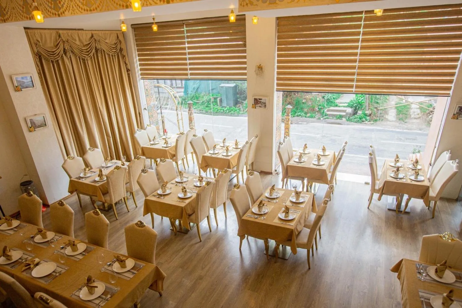 Restaurant/places to eat in 33 Soksoom Centre for Well-Being & Happinesss - Boutique Hotel