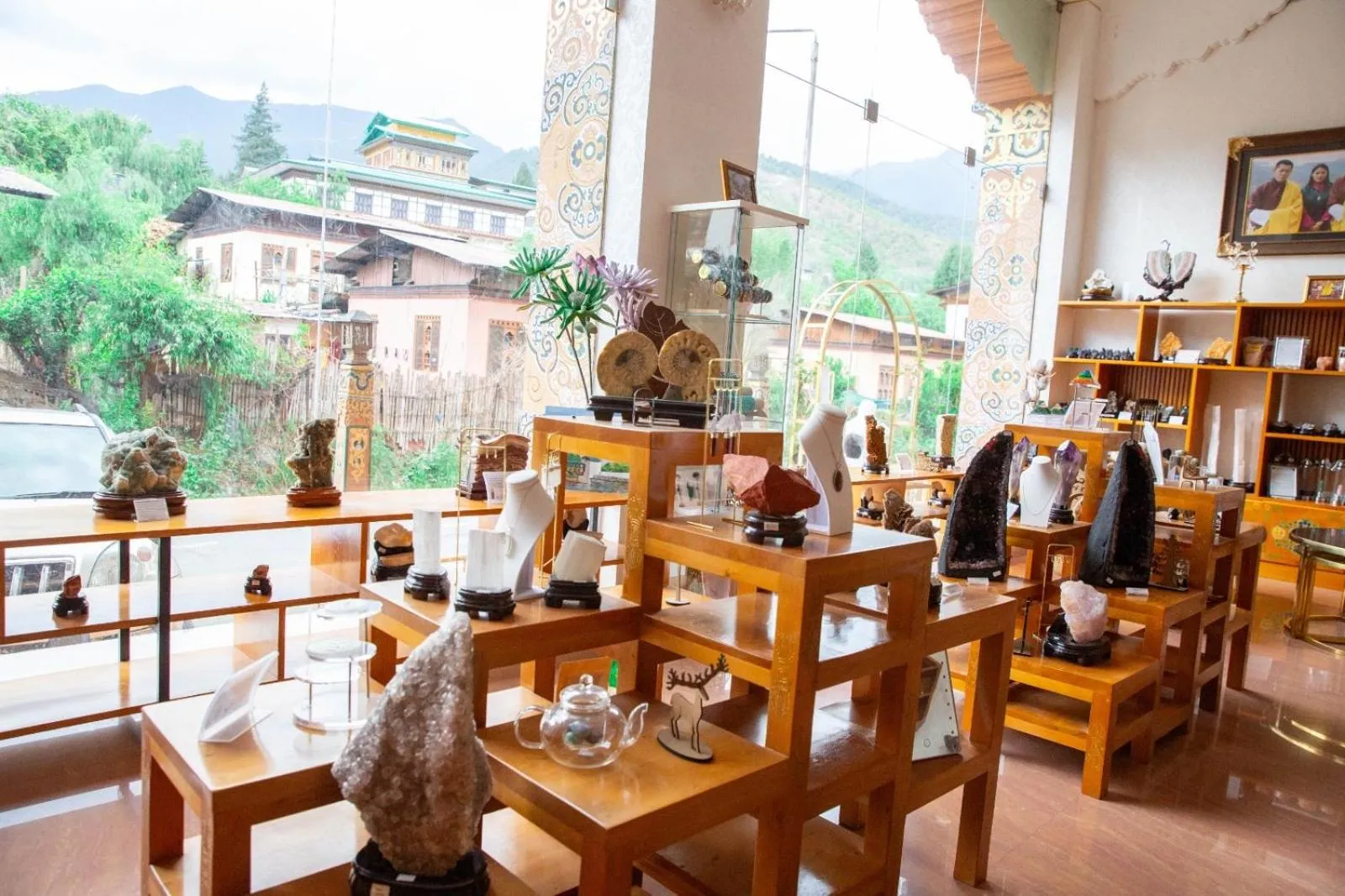 On-site shops in 33 Soksoom Centre for Well-Being & Happinesss - Boutique Hotel