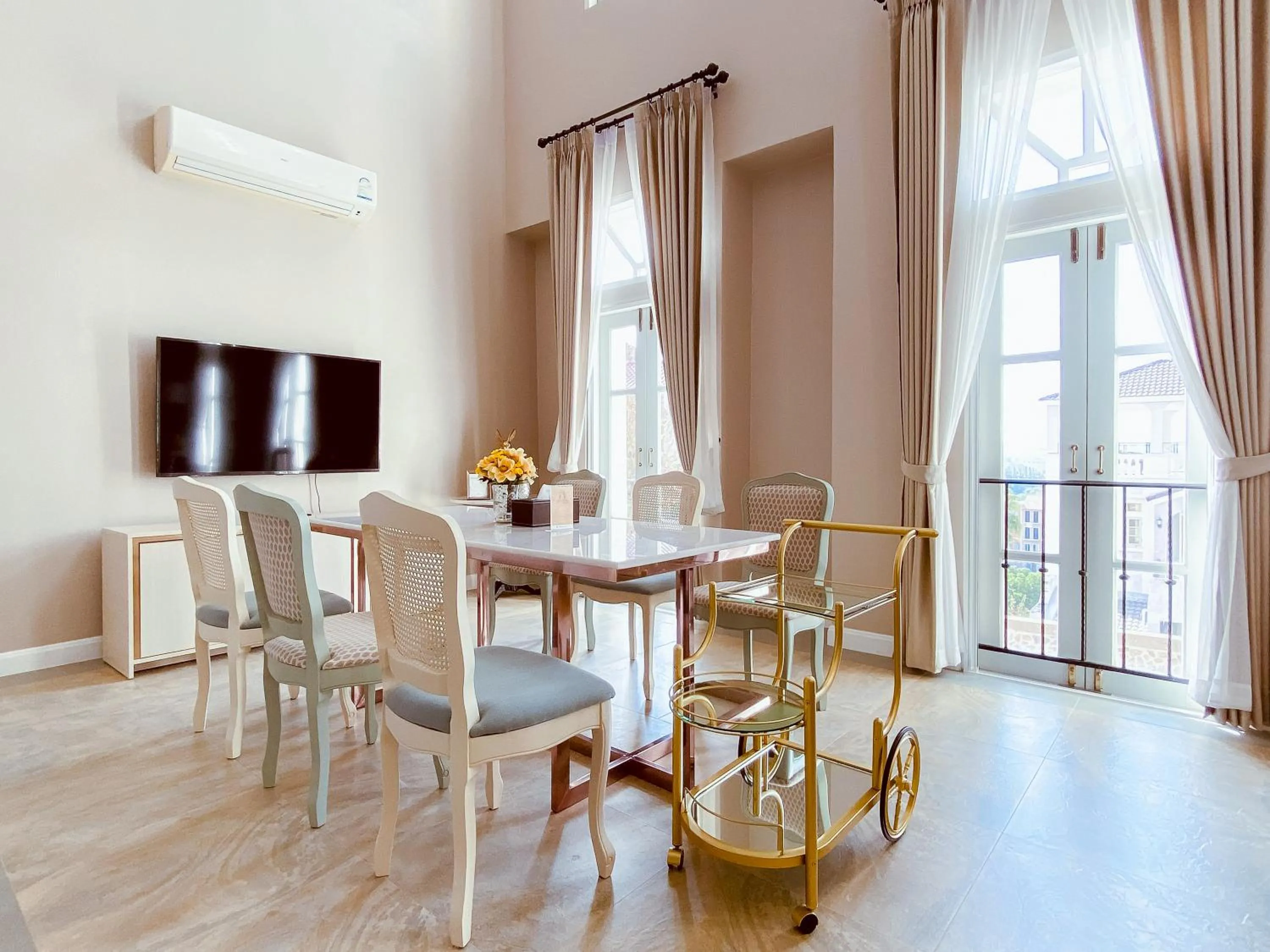 Communal lounge/ TV room in Villetta The Eyrie Khaoyai