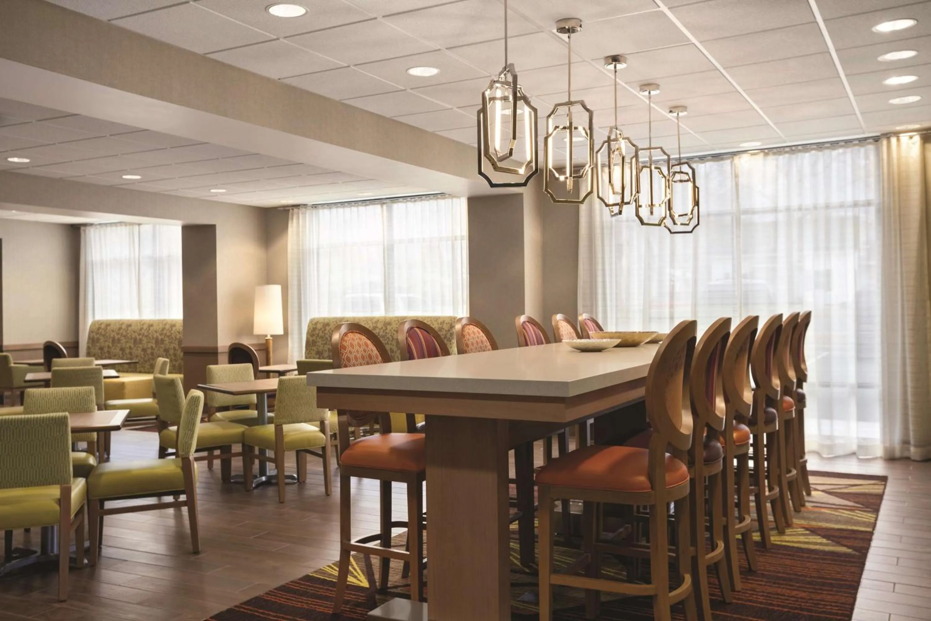 Dining area in Hampton Inn Brigham City