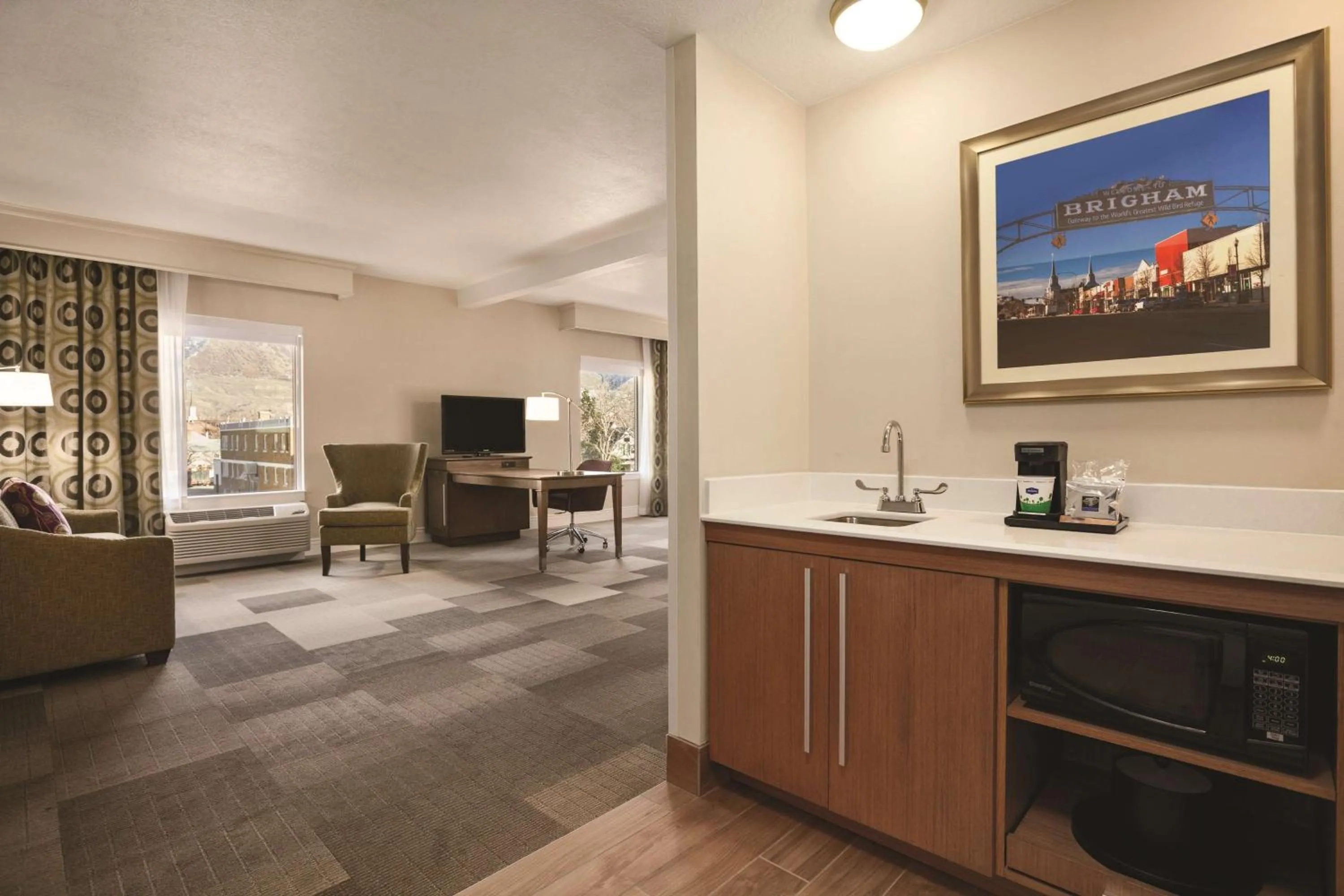 Kitchen or kitchenette in Hampton Inn Brigham City