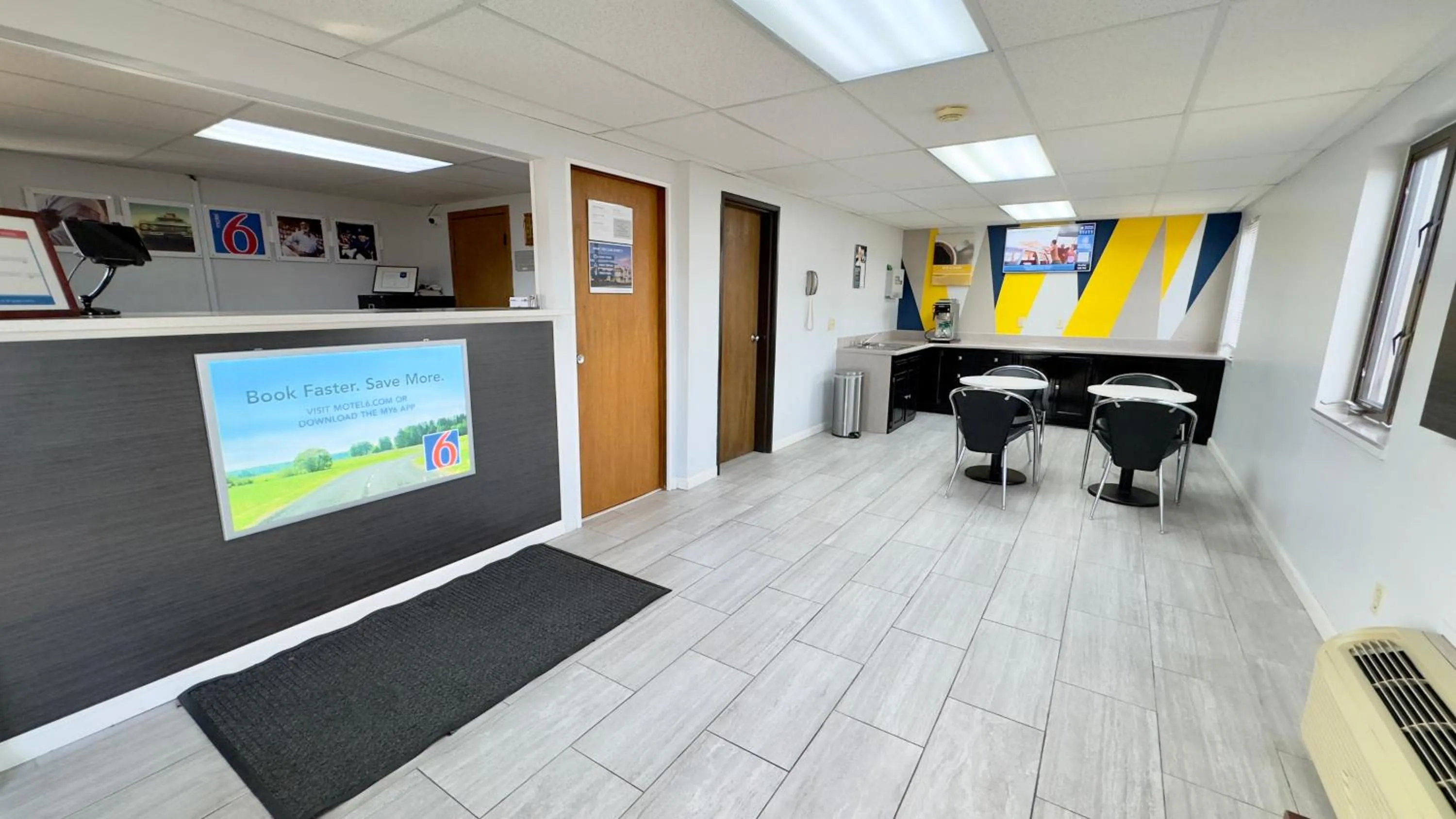 Lobby or reception in Motel 6-Dyersburg, TN