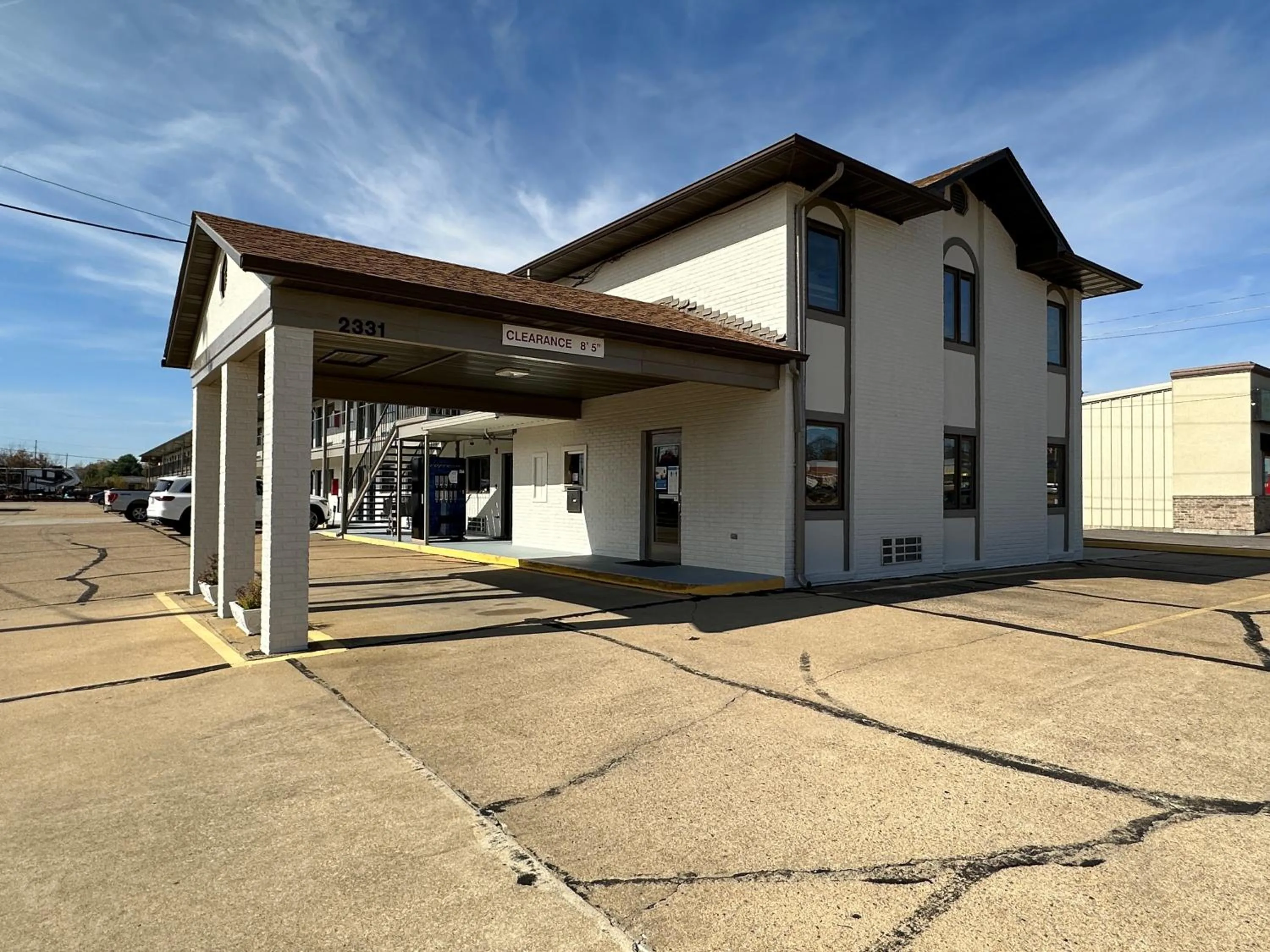 Property building in Motel 6-Dyersburg, TN