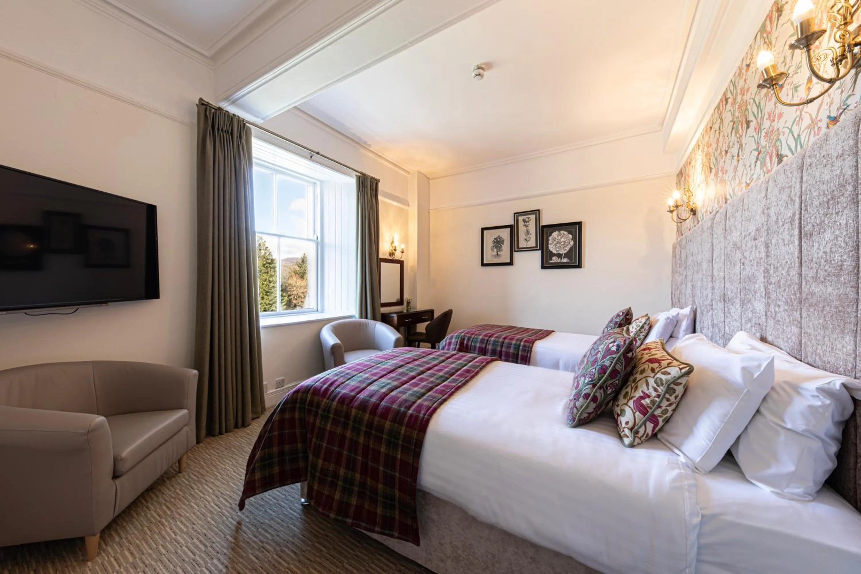 Bedroom, Bed in The Atholl Palace