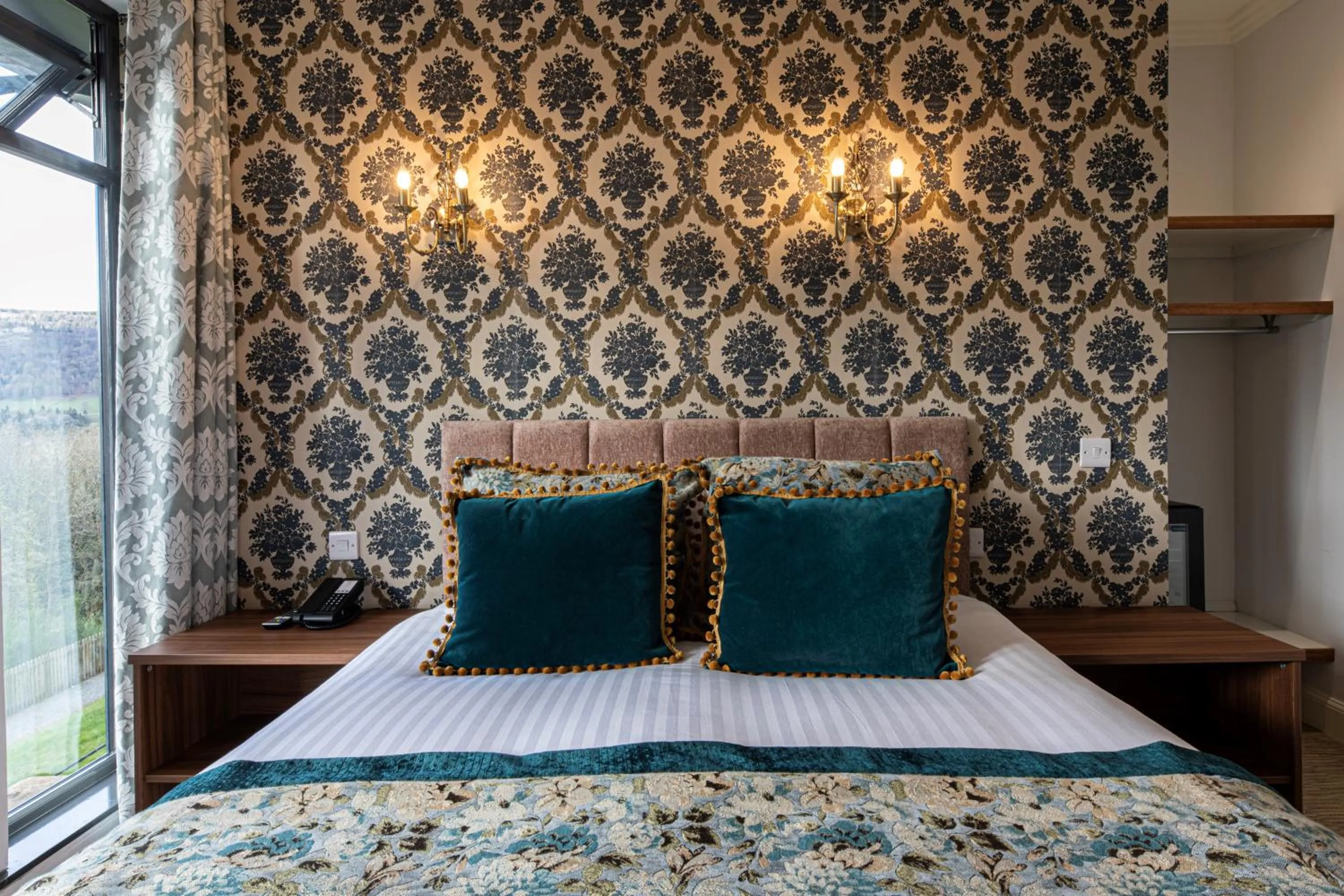 Bedroom, Bed in The Atholl Palace