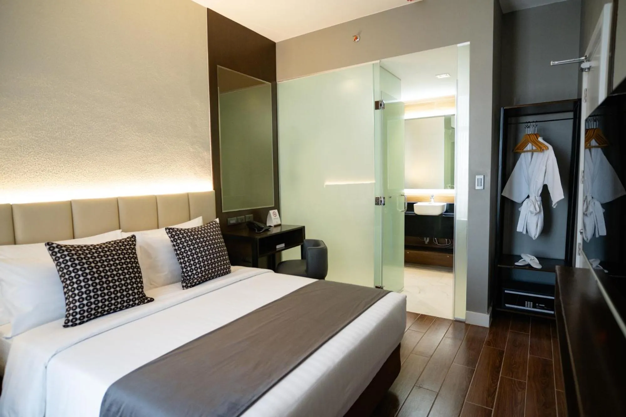 Bed in Amber Hotel - Cebu