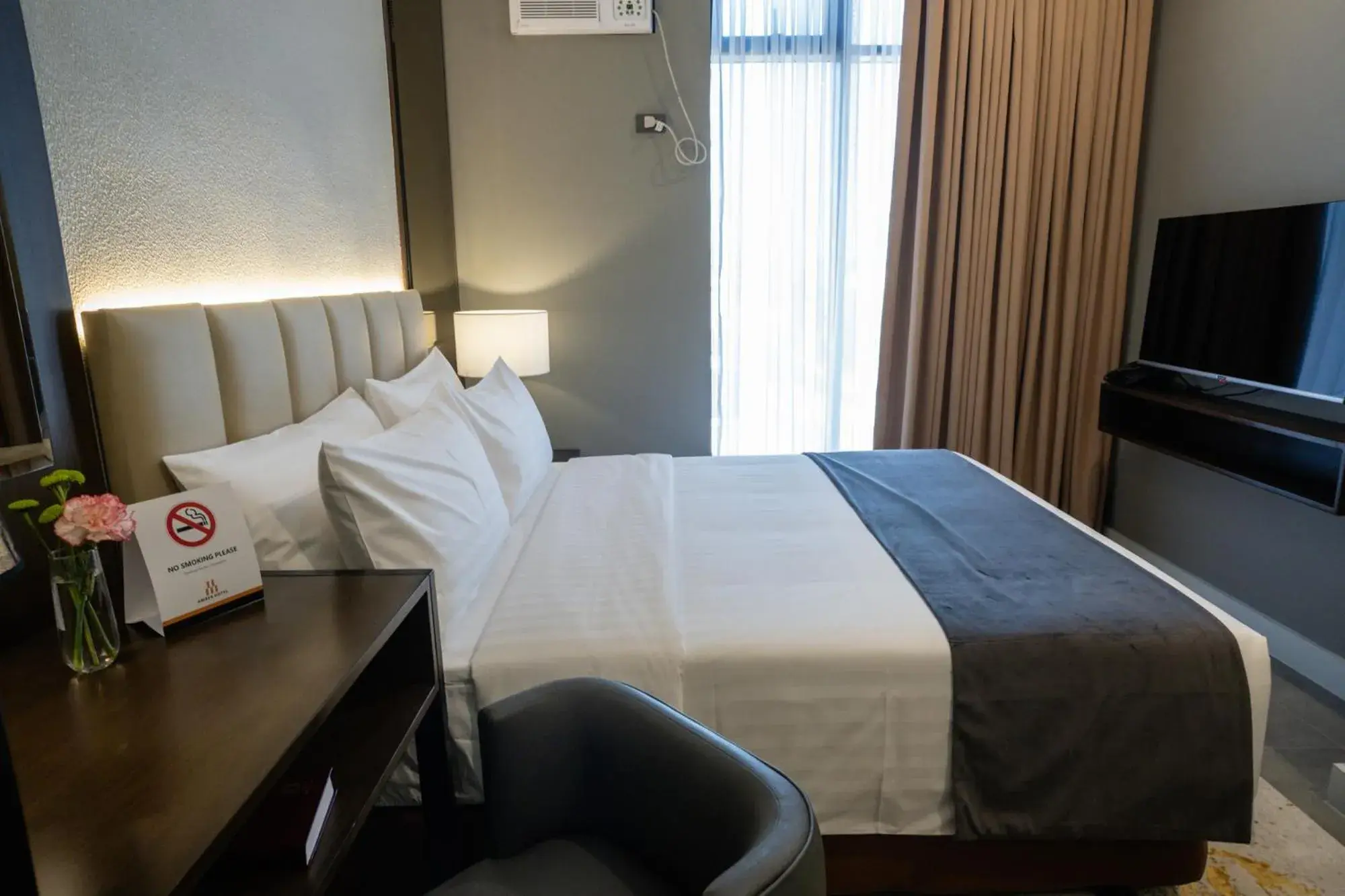 Deluxe Room in Amber Hotel - Cebu Deluxe Room in Amber Hotel - Cebu