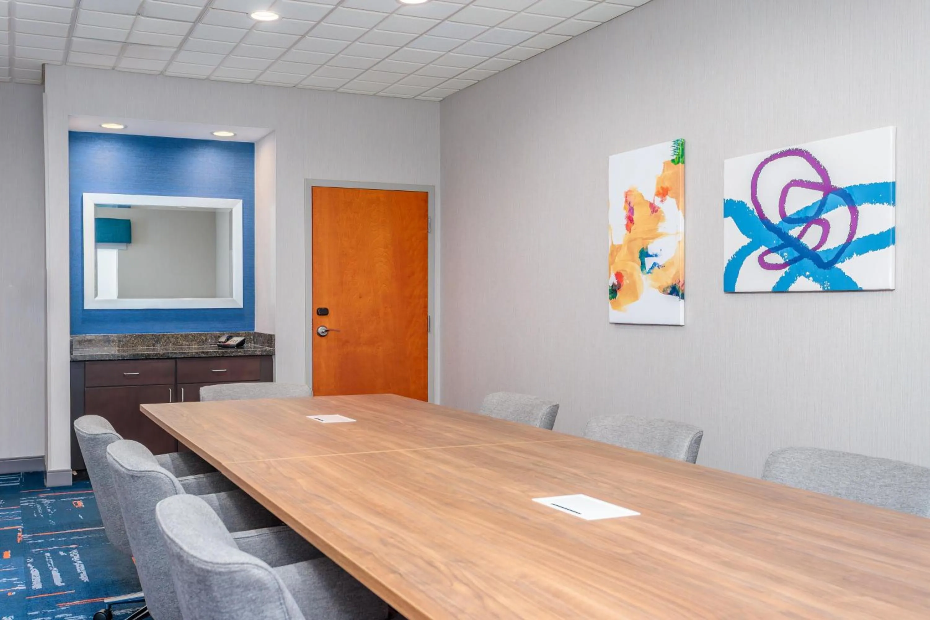 Meeting/conference room in Hampton Inn and Suites Parkersburg Downtown