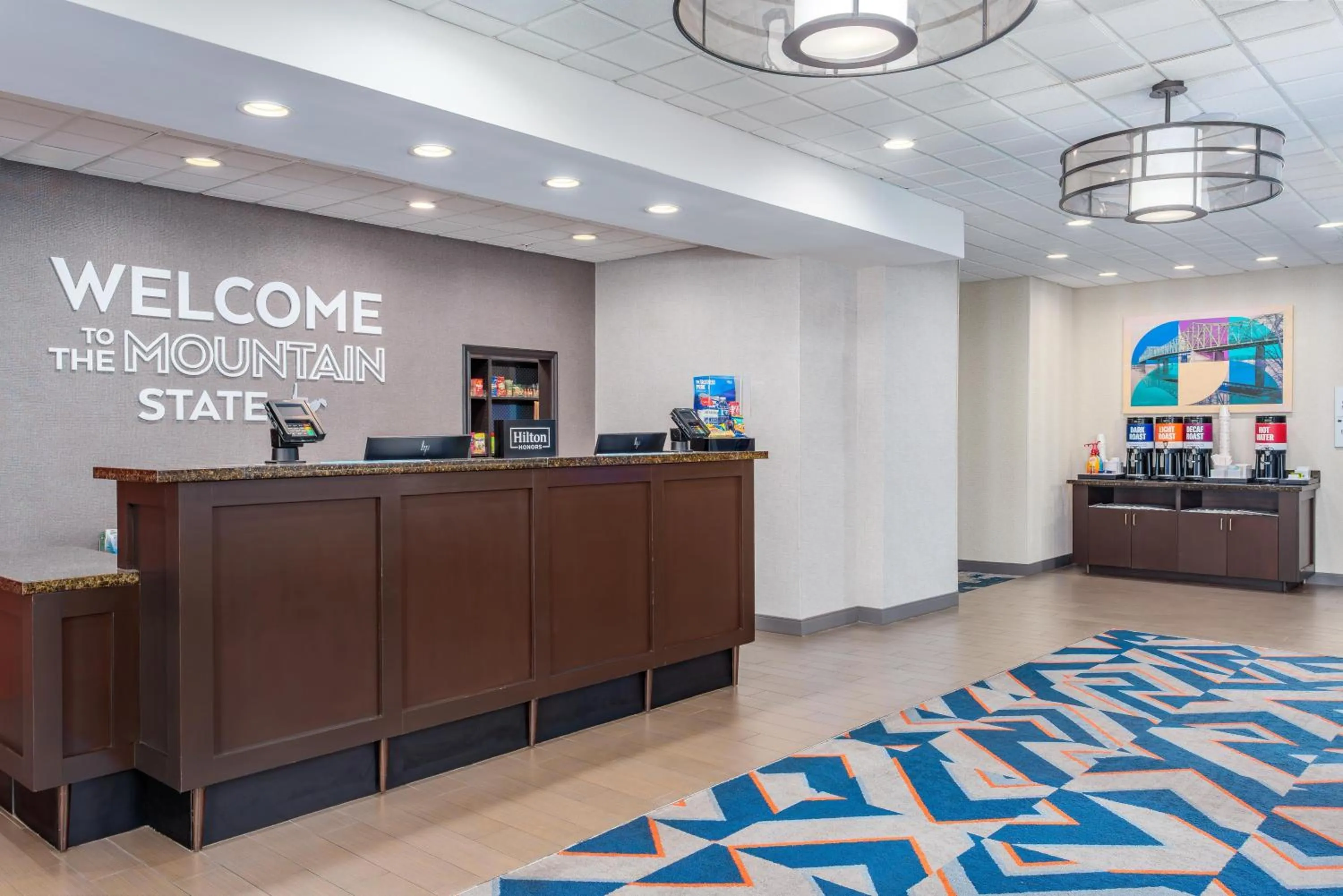 Lobby or reception in Hampton Inn and Suites Parkersburg Downtown
