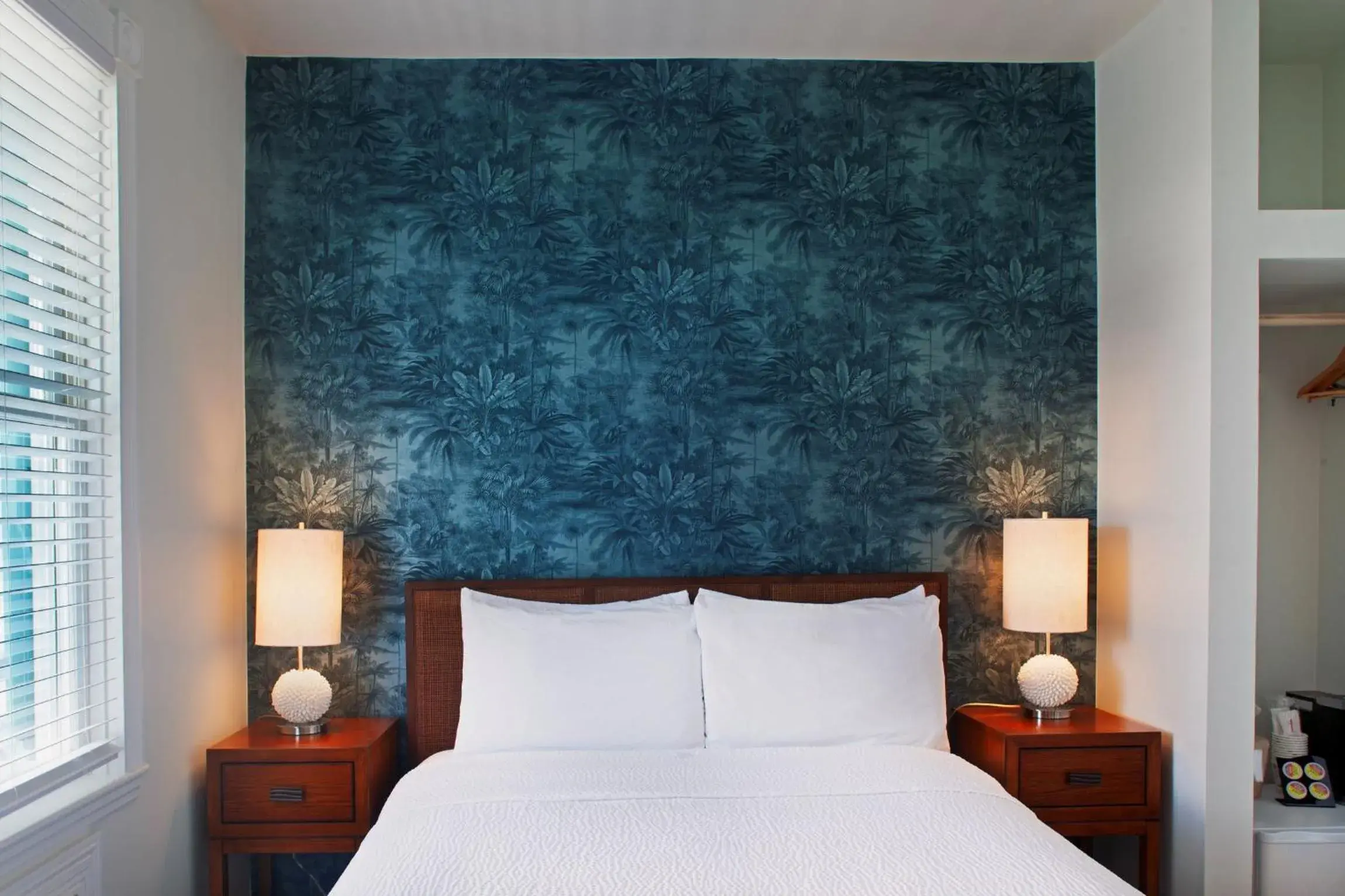 Standard Queen Room in Coco Plum Inn Standard Queen Room in Coco Plum Inn