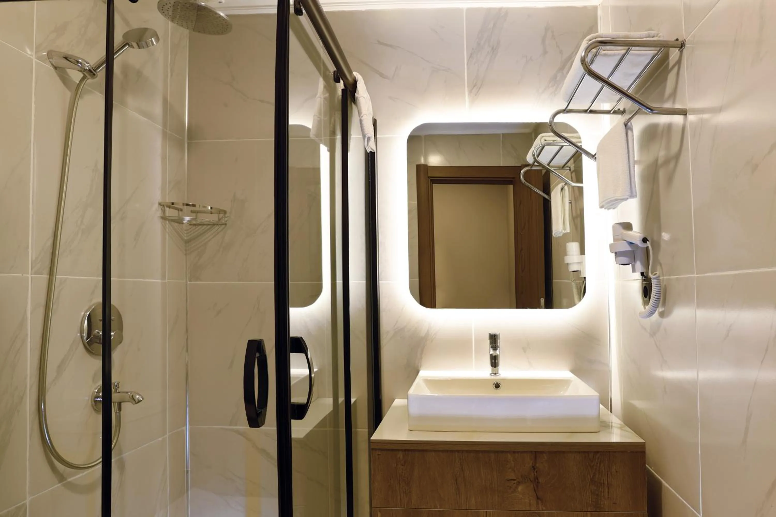 Shower in Rest&More by Dedeman Mardin Kızıltepe