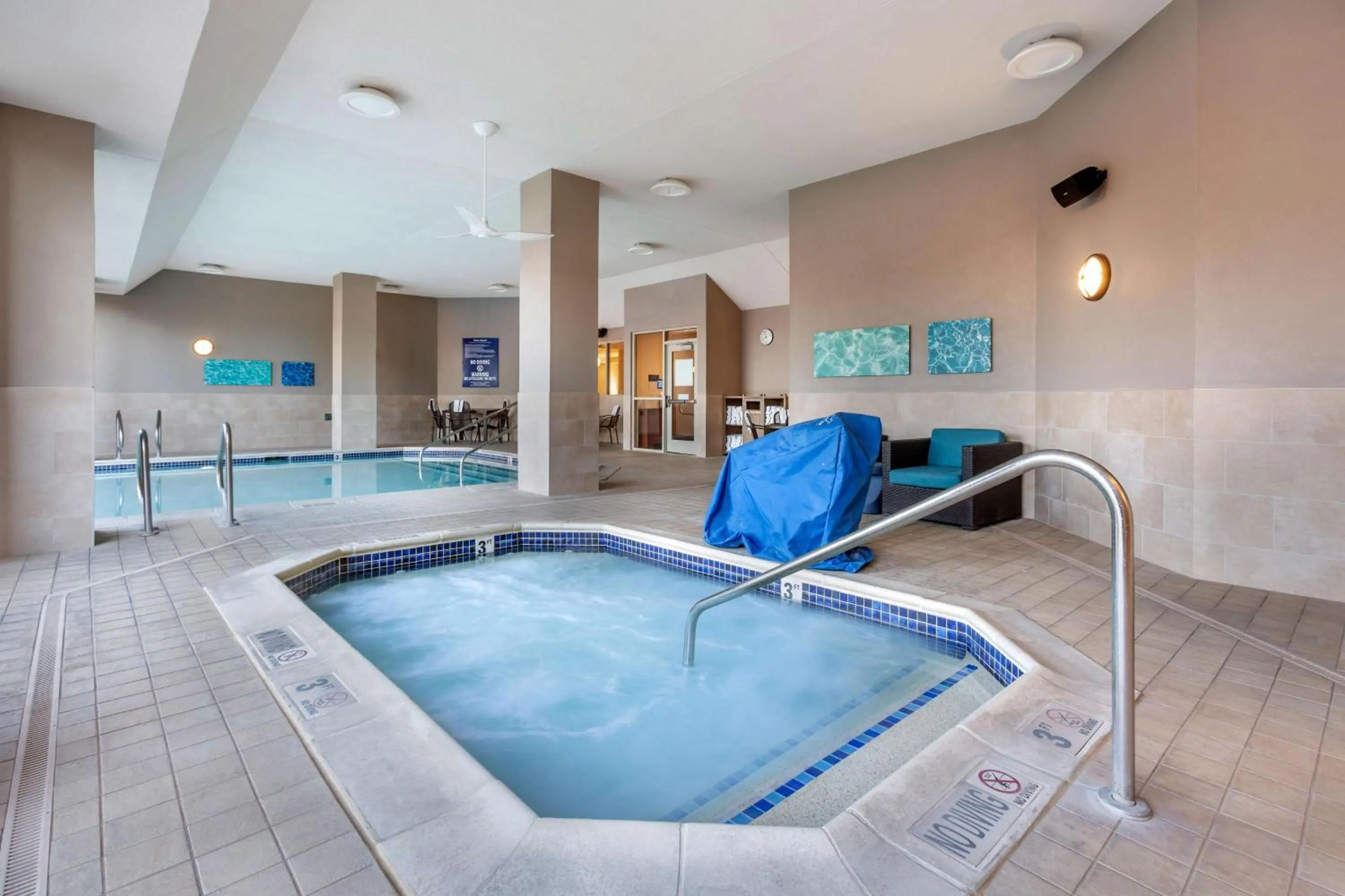 Pool view in Drury Plaza Hotel Phoenix Tempe