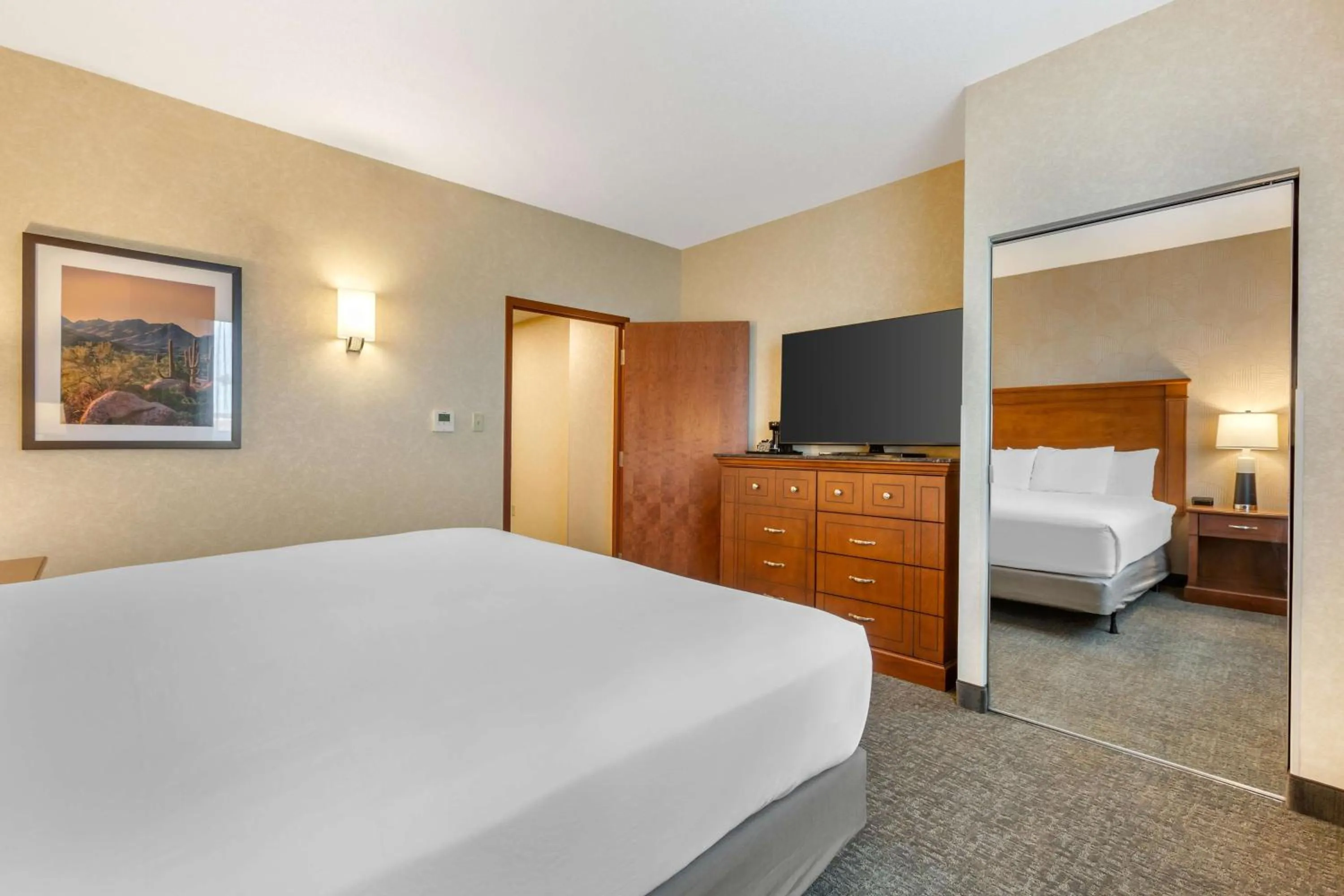Bedroom, Bed in Drury Plaza Hotel Phoenix Tempe