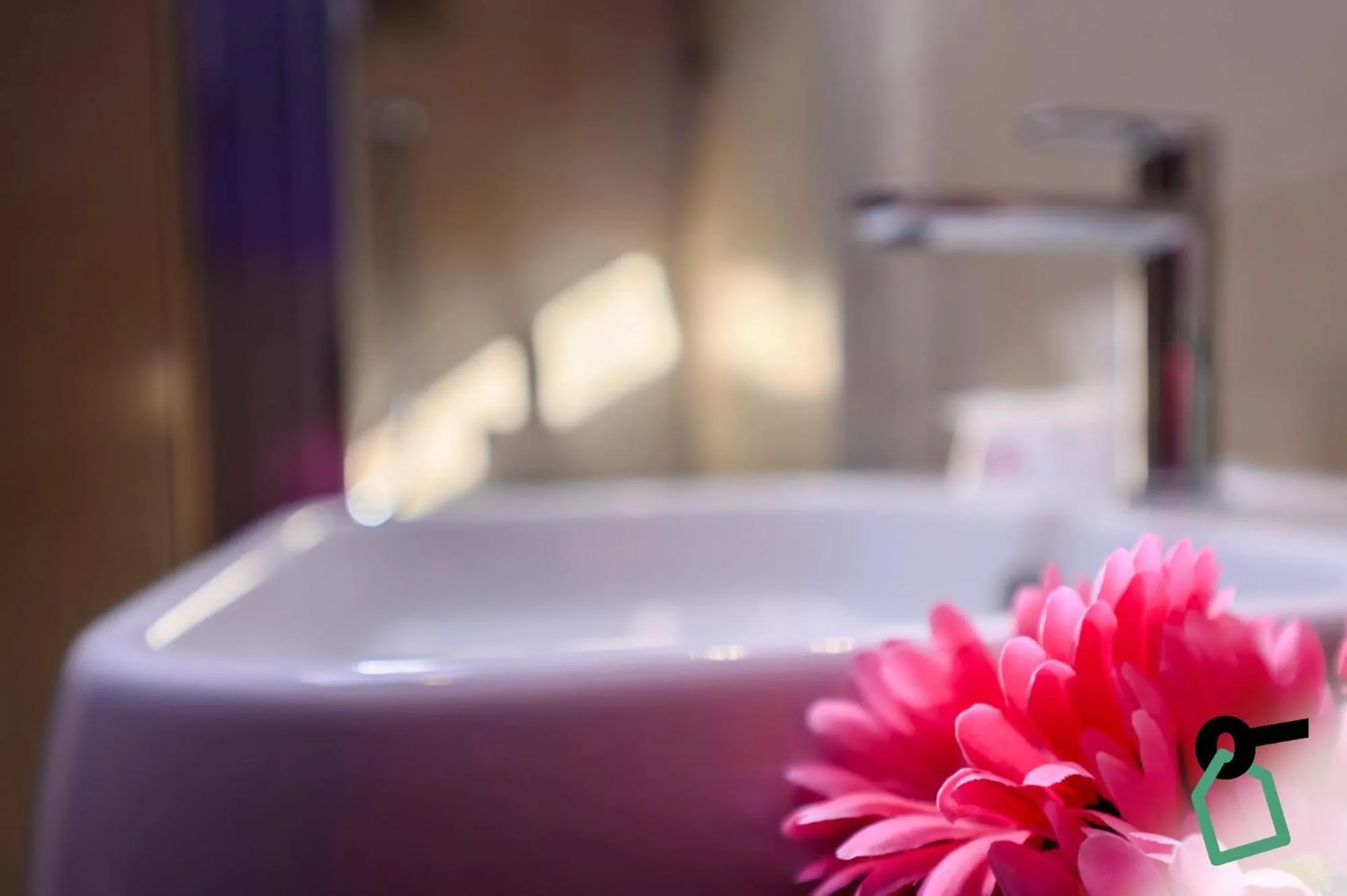 Bathroom in HOTIDAY ApartHotel Firenze