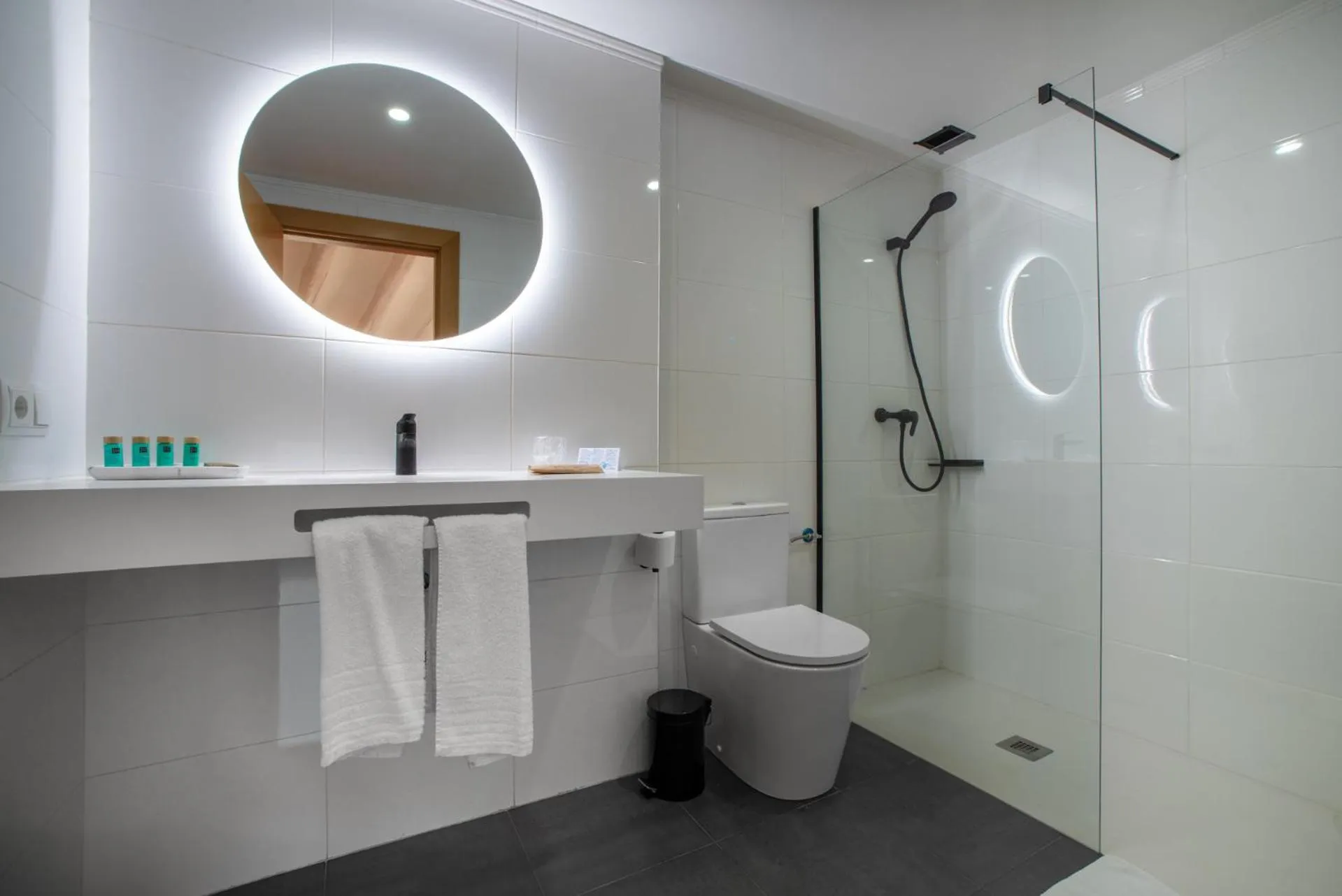 Shower in Hotel-Boutique by Gonzalo Sesma