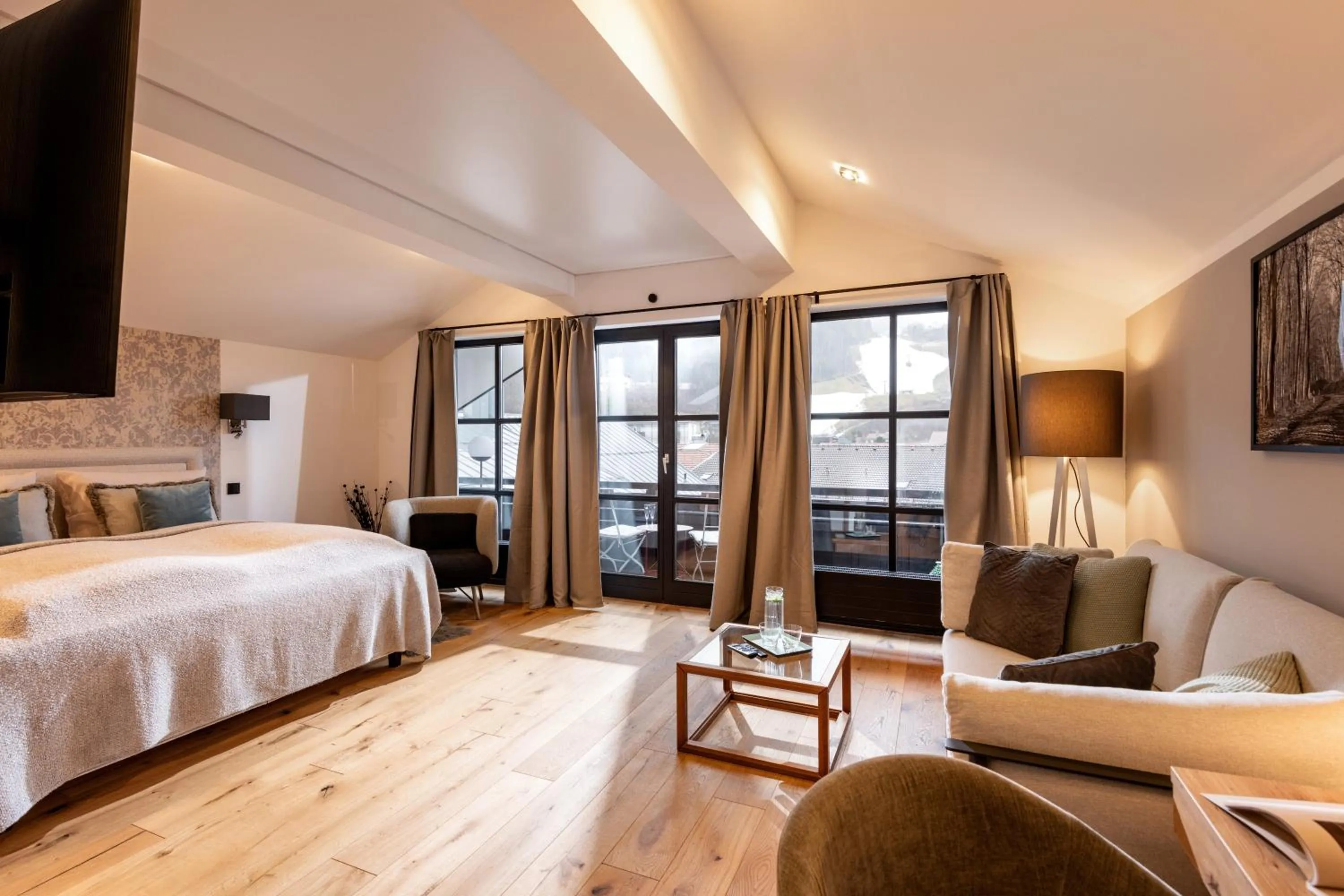 Photo of the whole room, Bed in Das Lambacher