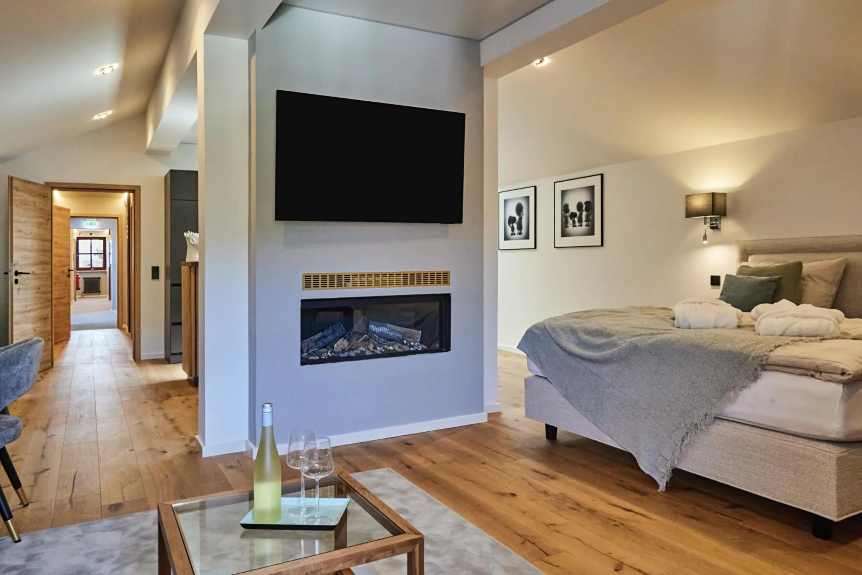 Photo of the whole room, Bed in Das Lambacher