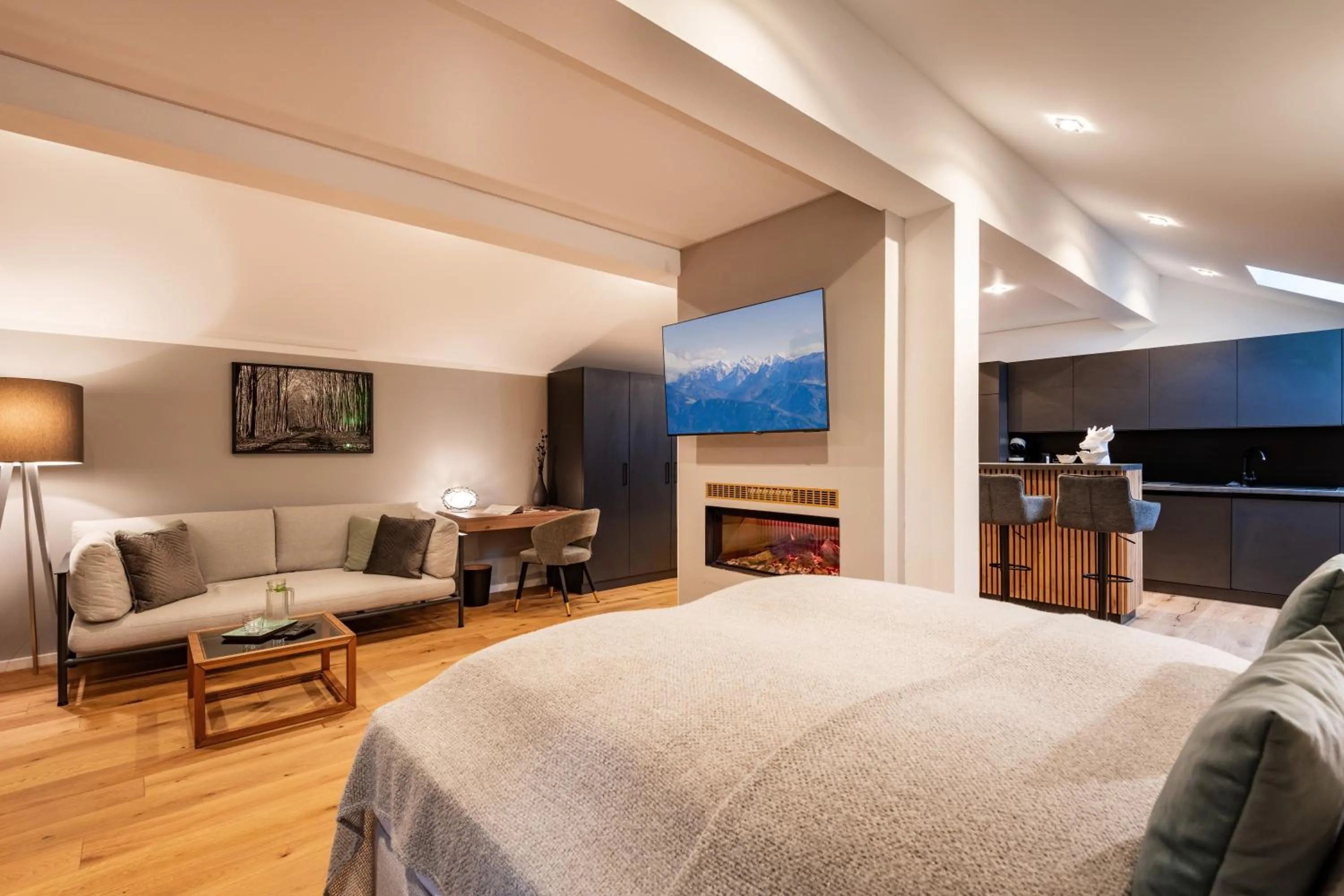 Photo of the whole room, Bed in Das Lambacher