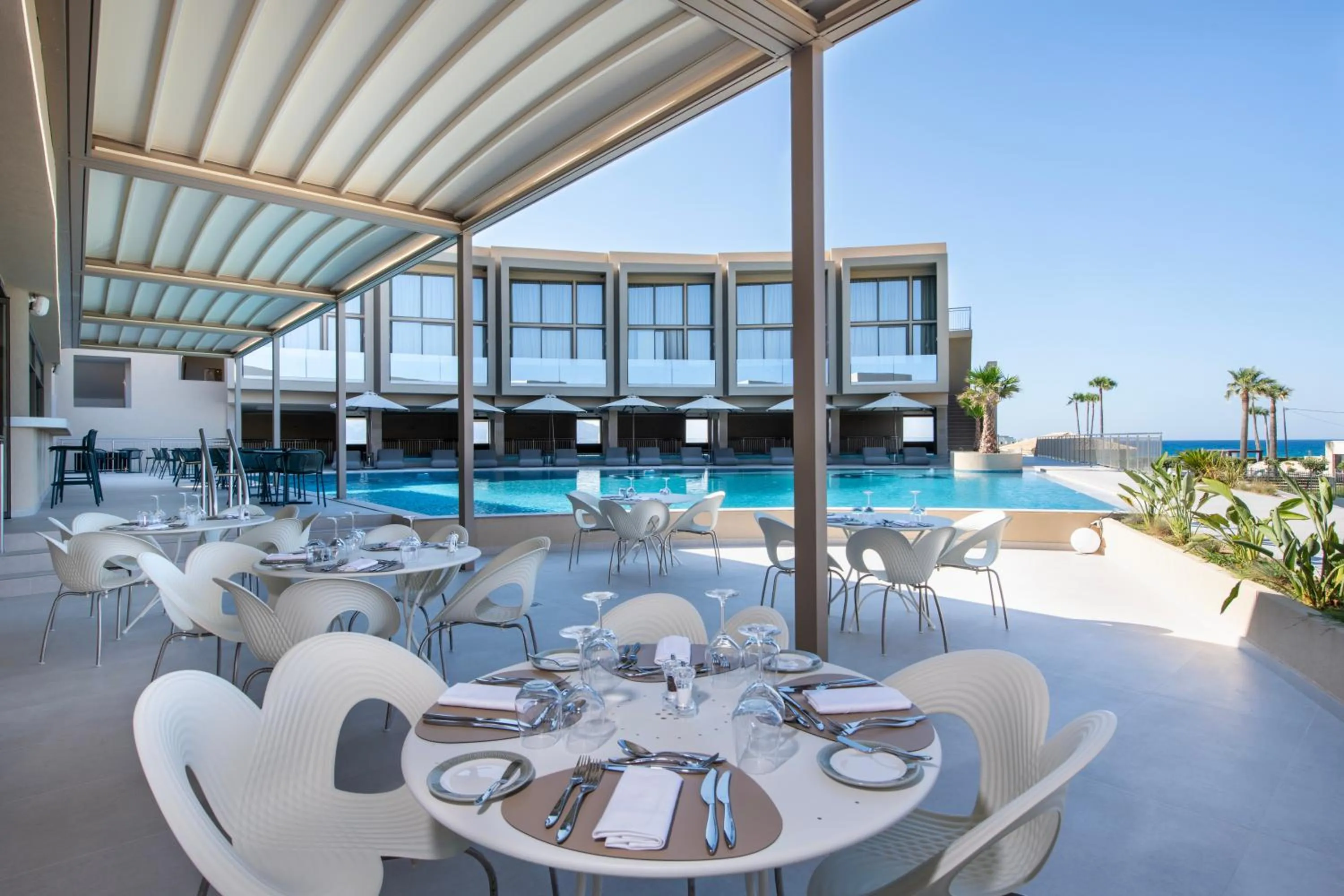 Food and drinks in Ventale Island Breeze Resort