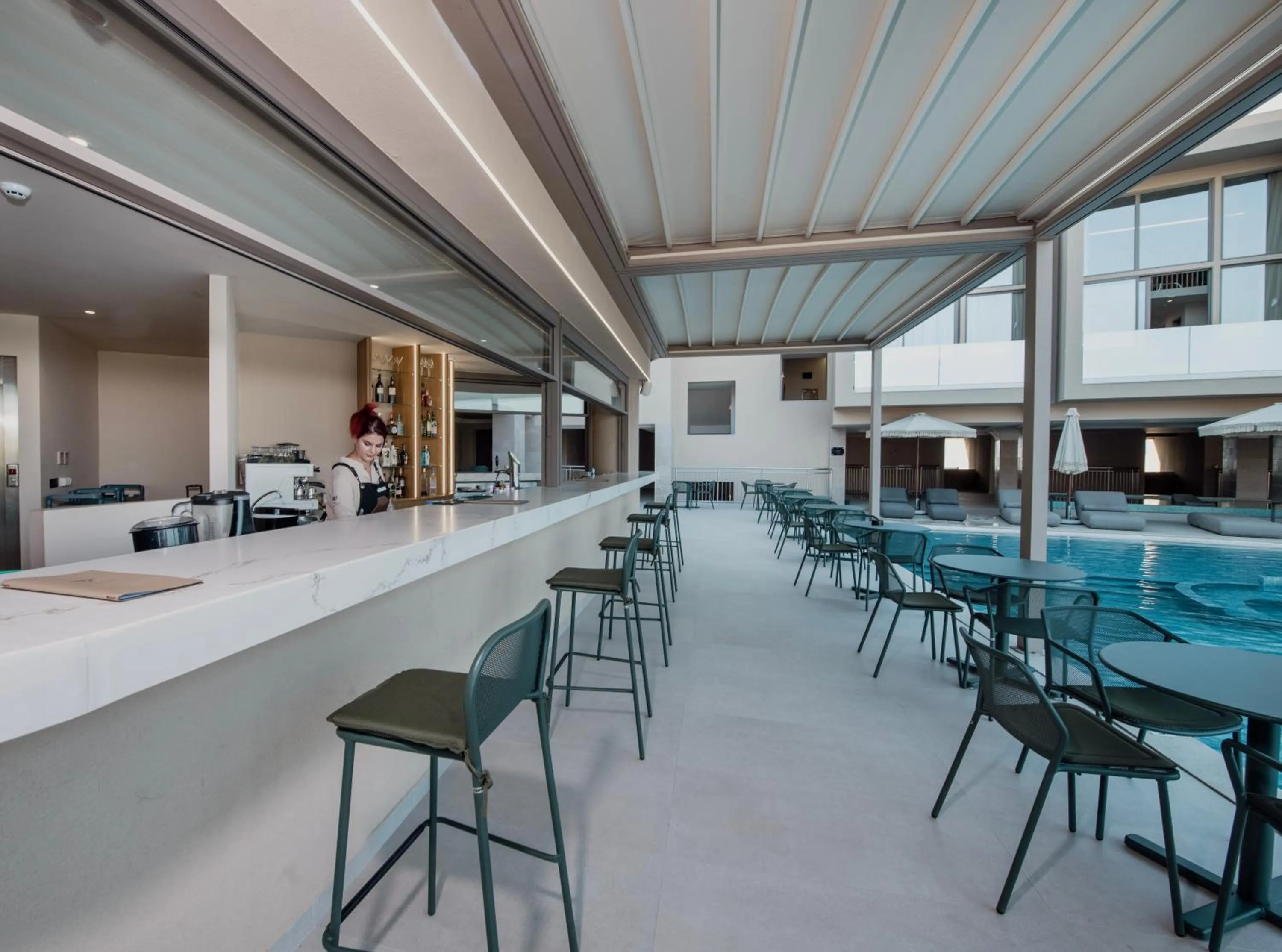 Lounge or bar in Ventale Island Breeze Resort