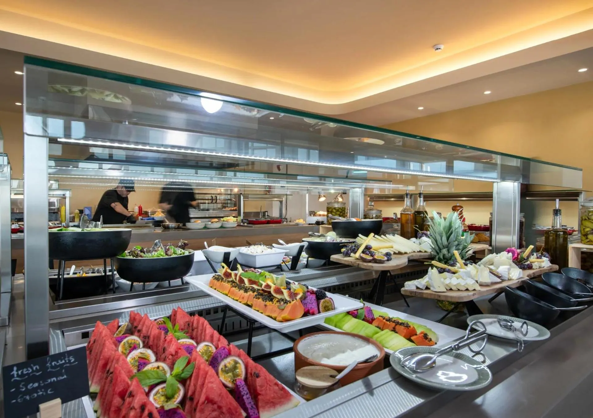 Restaurant/places to eat in Ventale Island Breeze Resort