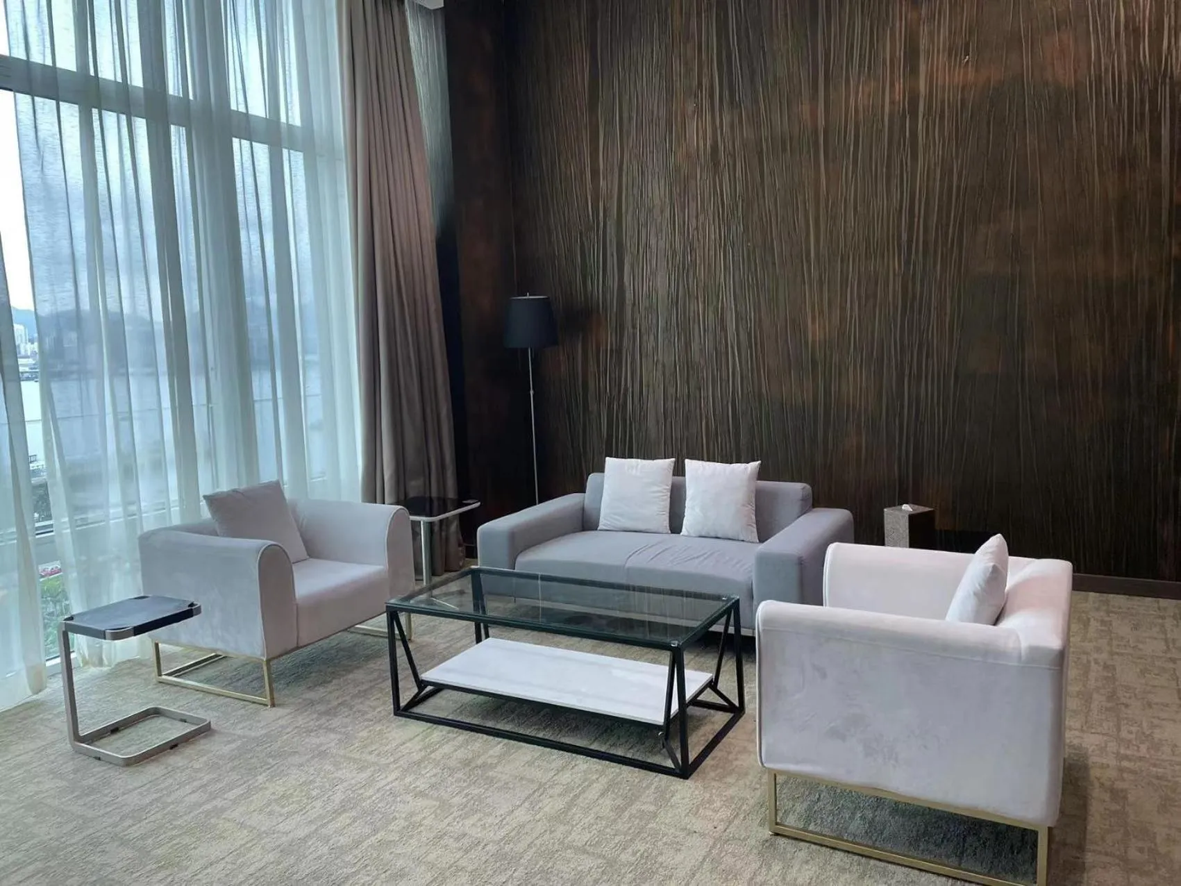 Seating Area in Gloucester Hotel