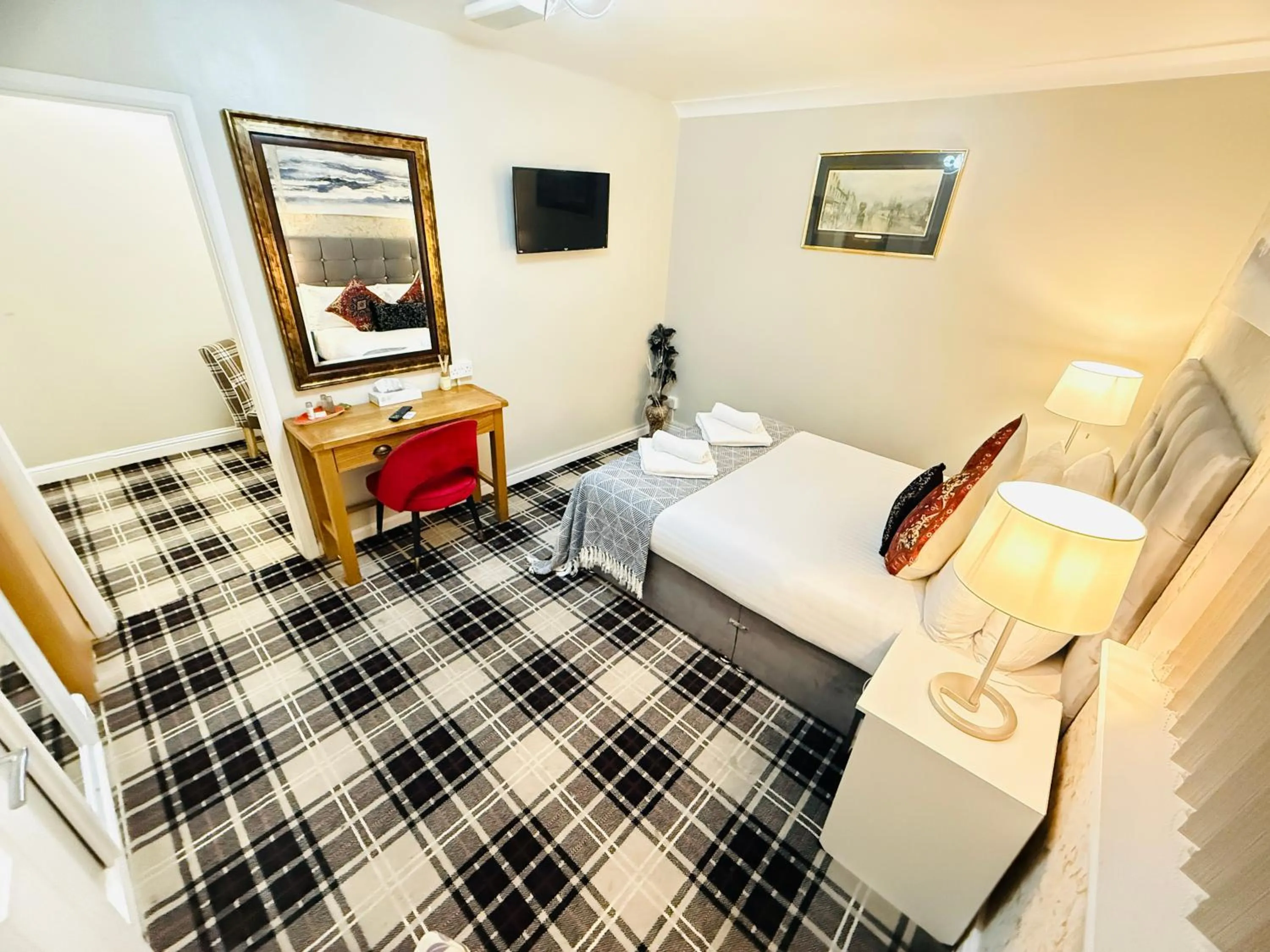 Bed in 4 Sisters Inn