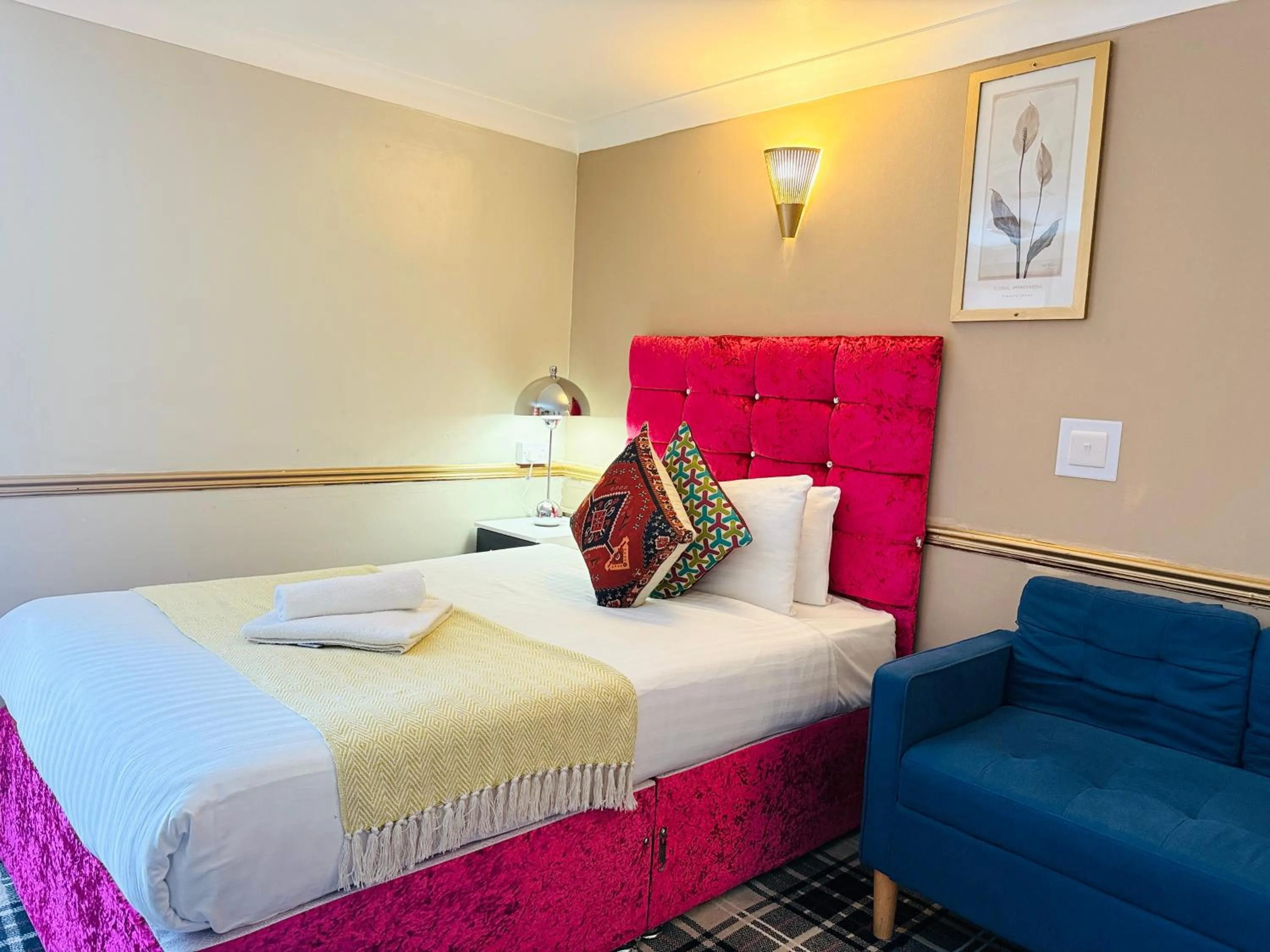 Bed in 4 Sisters Inn